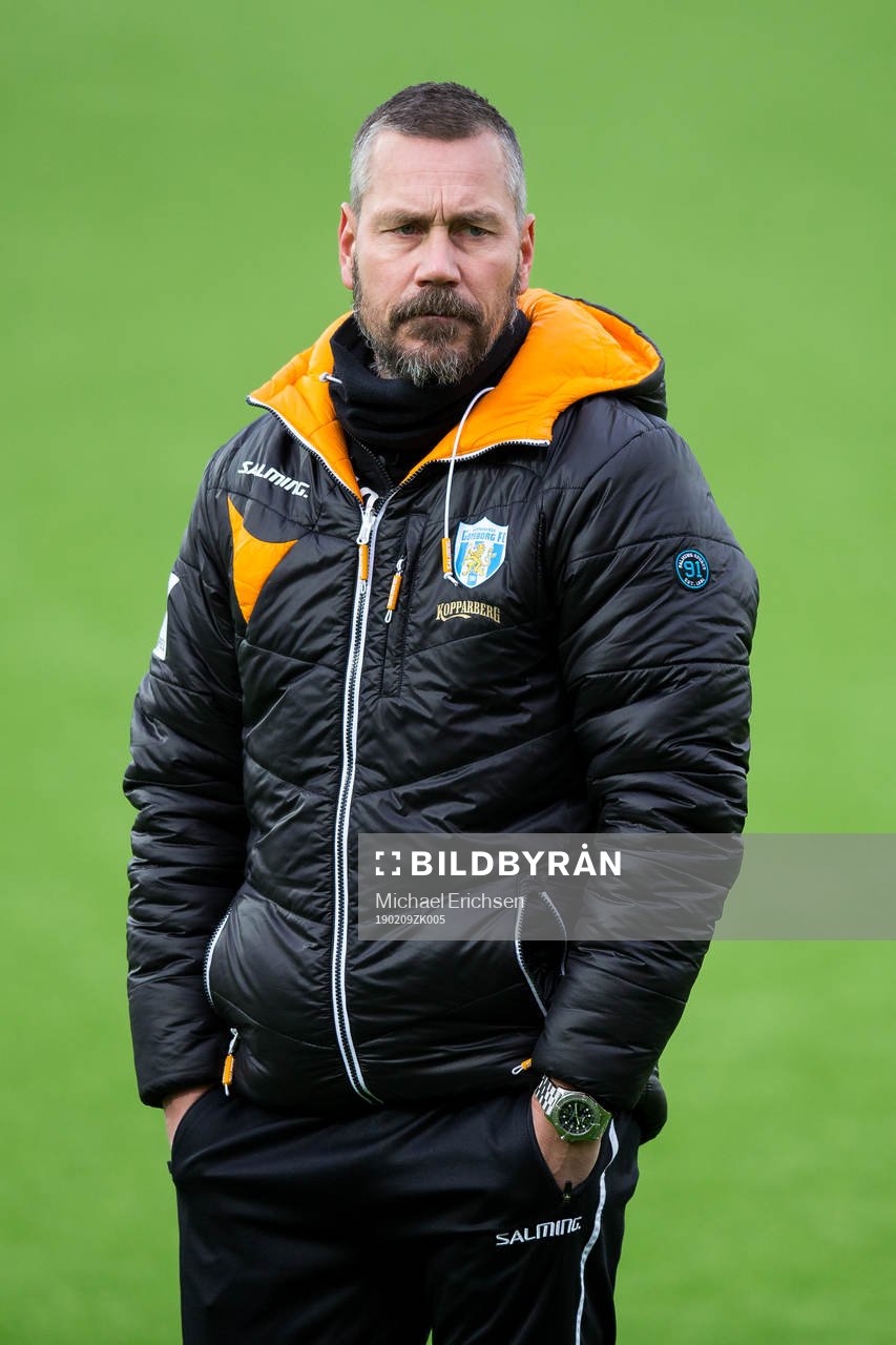 Göteborgs tränare Marcus Lantz innan fotbollsmatchen i