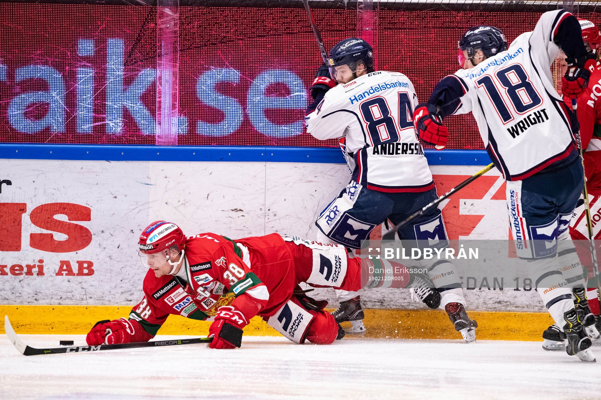 Moras Adam Massuhr och Linköpings Jimmy Andersson och