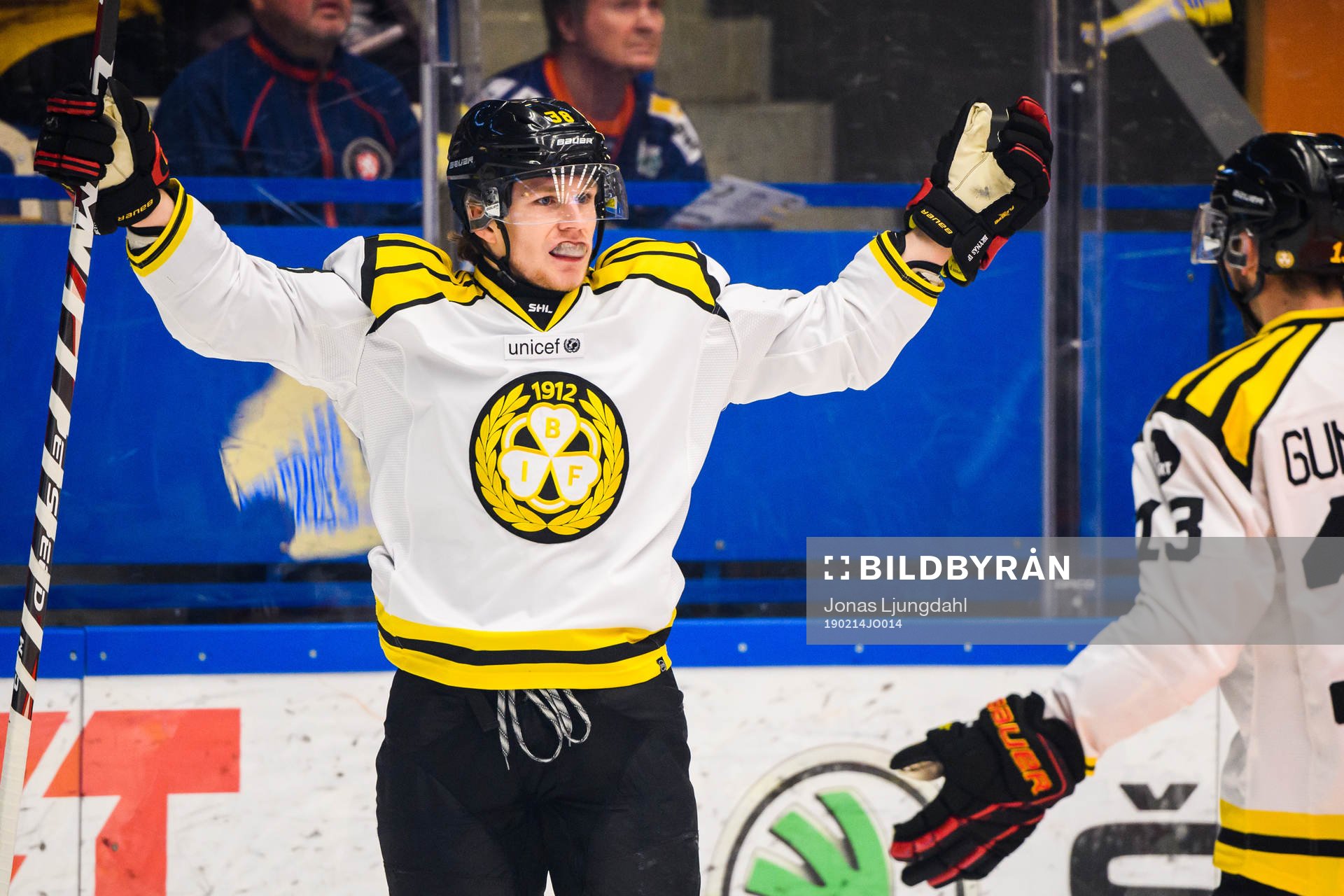 Brynäs Adrian Elefalk jublar