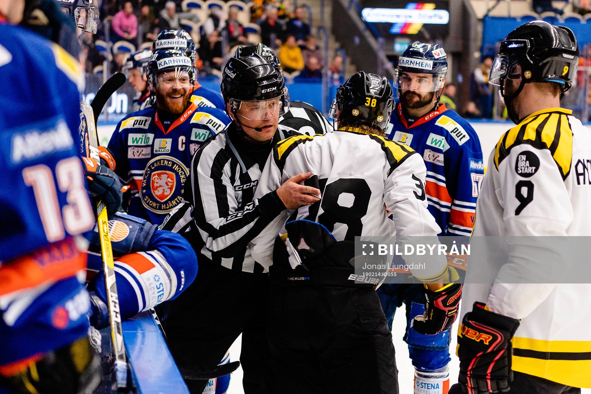 Gruff mellan Växjös Liam Reddox och Brynäs Adrian