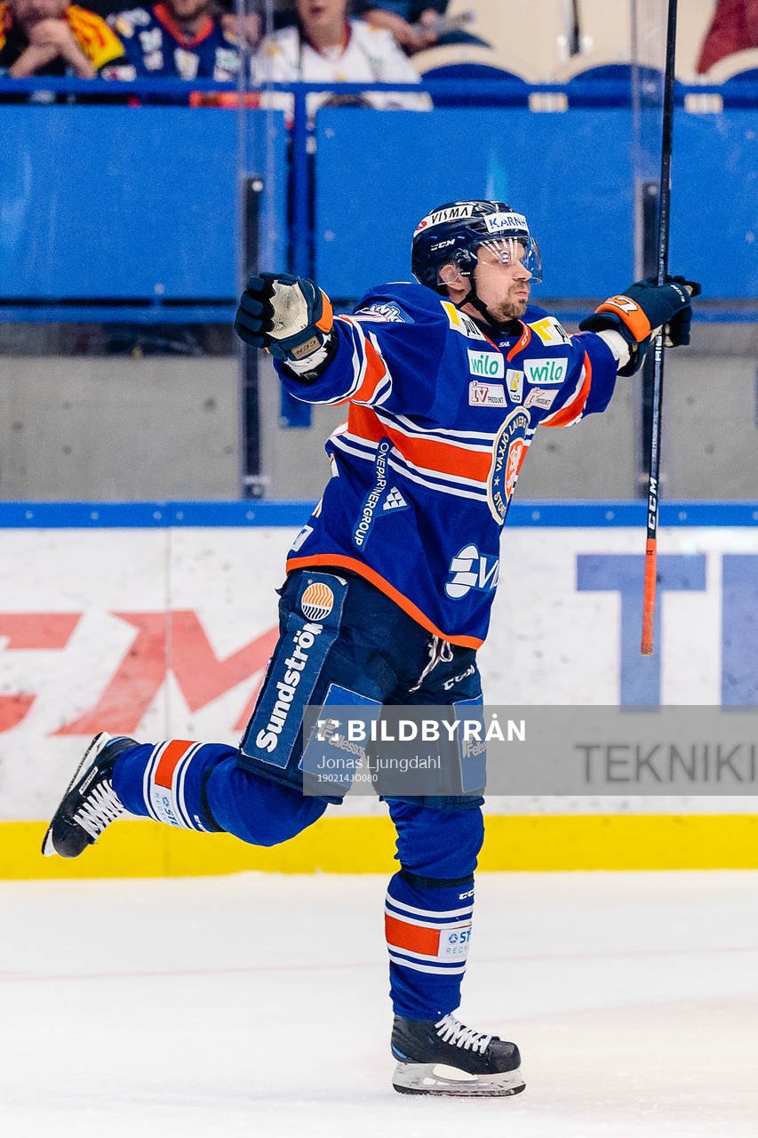 Växjös Janne Pesonen jublar