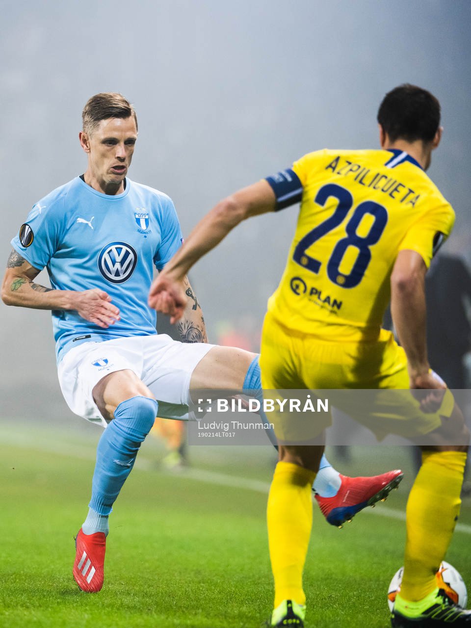 Sören Rieks of Malmö FF and Cesar Azpilicueta of Chelsea