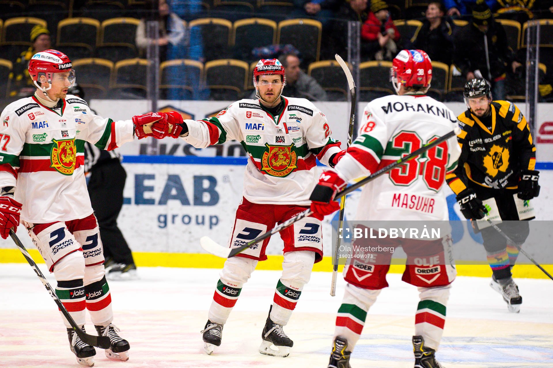 Moras Matt Bailey och Adam Masuhr jublar