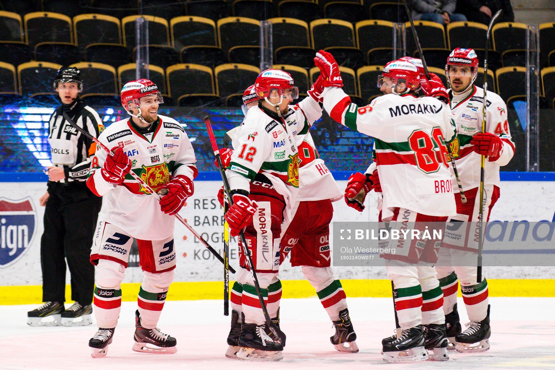 Moras Spencer Abbott och Kevin Gagné jublar