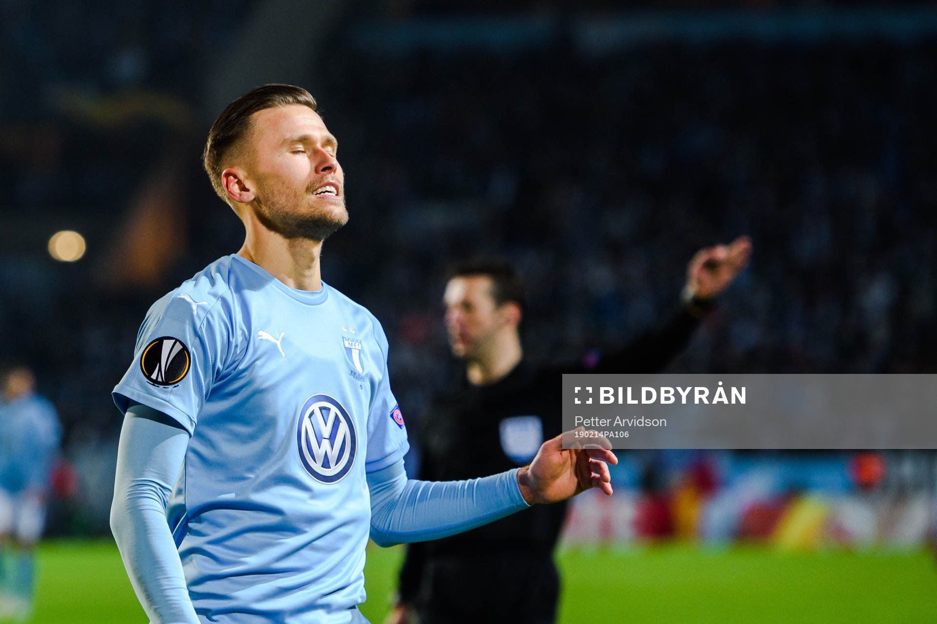 Arnór Ingvi Traustason of Malmö FF looks dejected