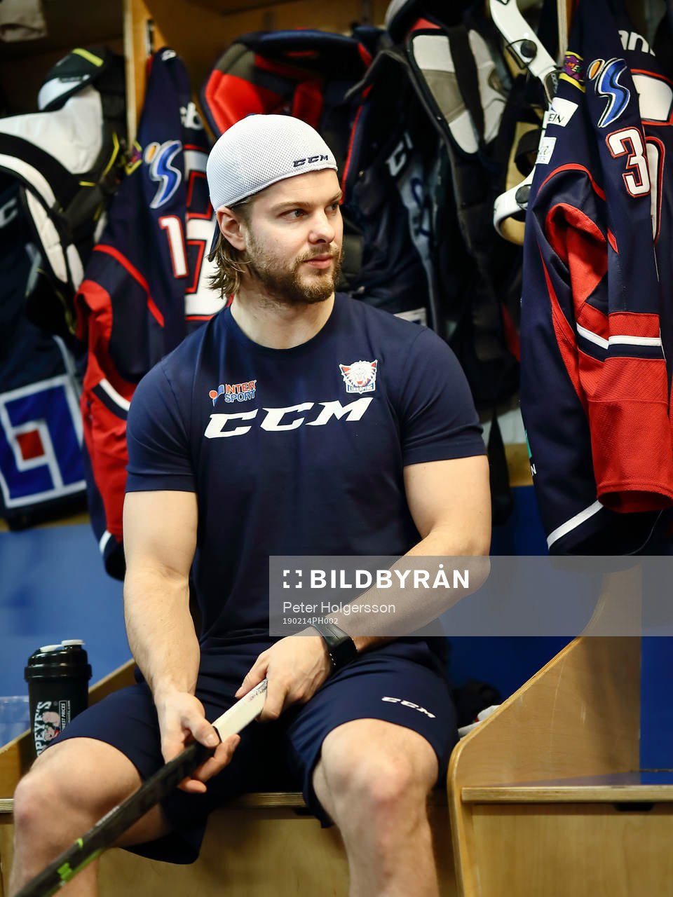 Linköpings Andrew Gordon före ishockeymatchen i SHL