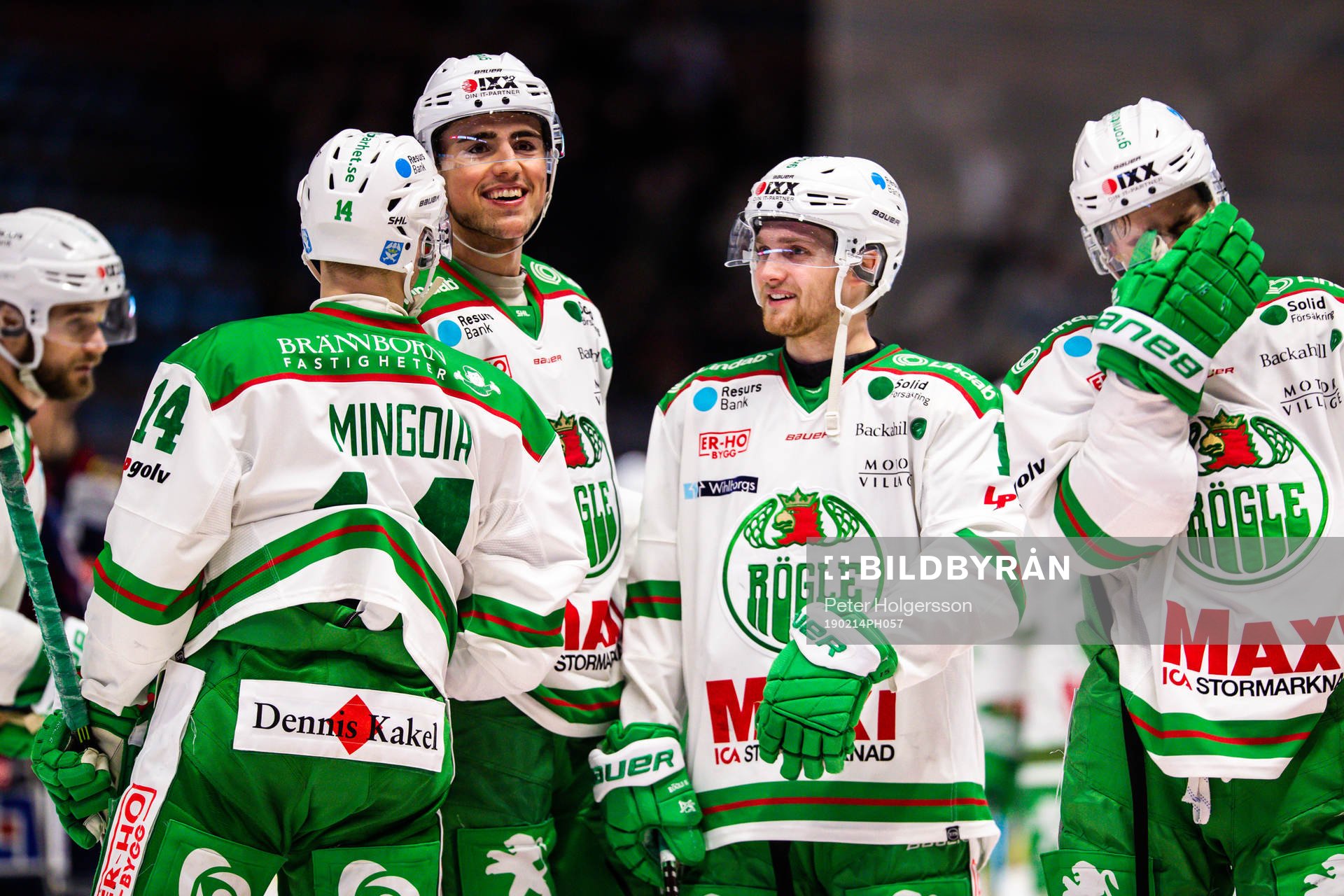 Rögles spelare jublar