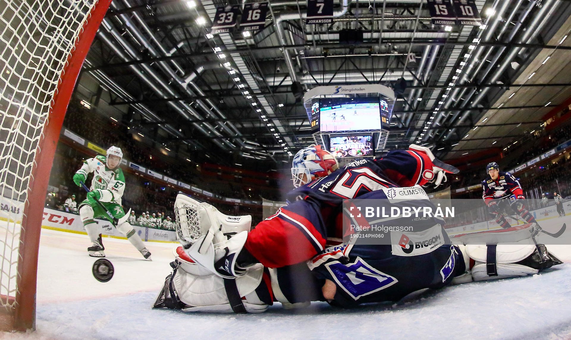 Räddning av Linköpings målvakt Jonas Gustavsson