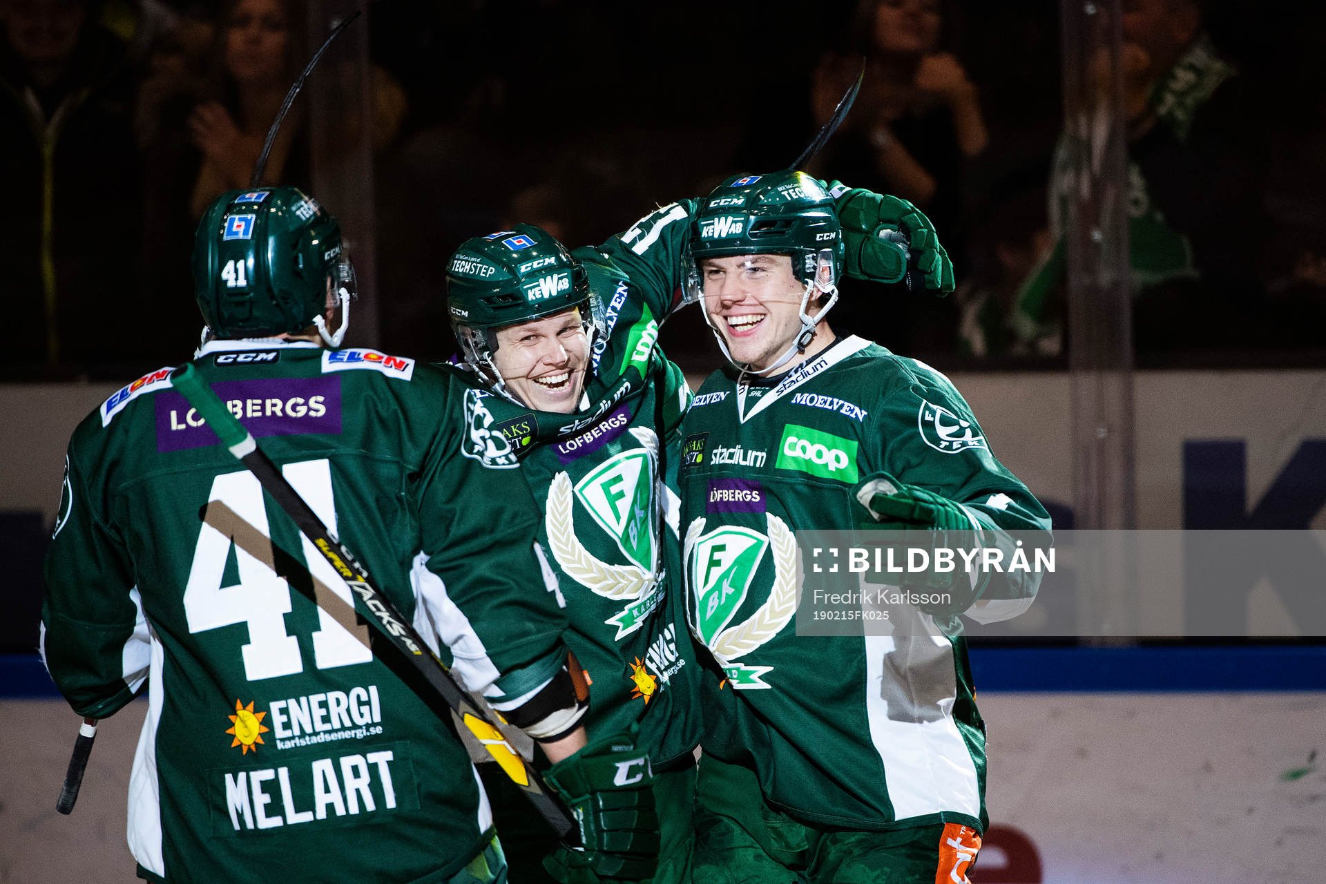 Färjestads Daniel Viksten och Johan Ivarsson jublar