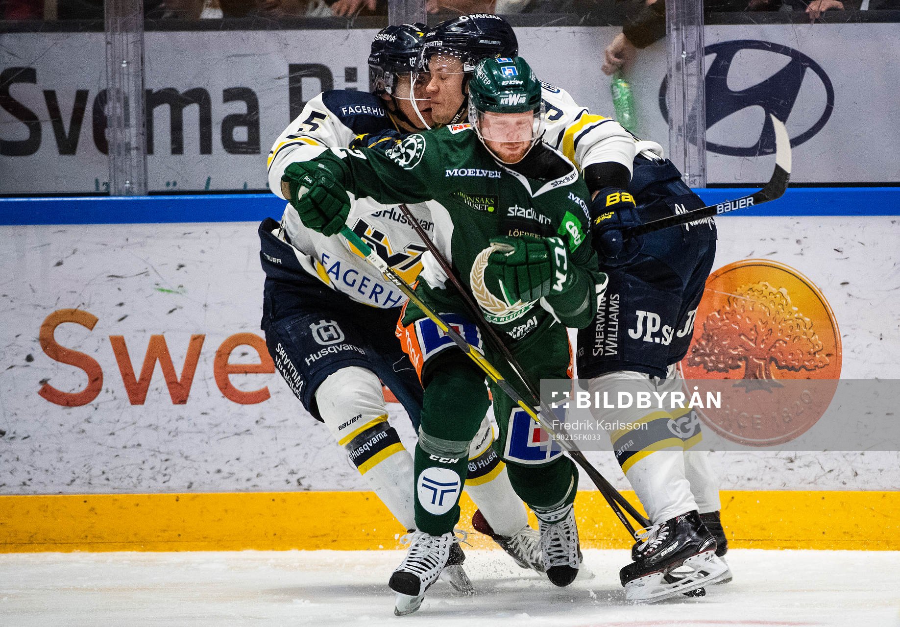 s Martin Fehérváry och Färjestads Alexander Reichenberg