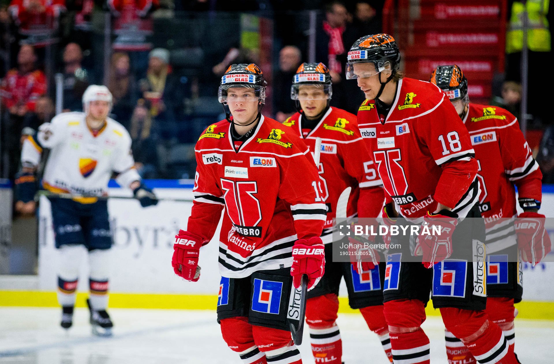 Örebros Patrik Virta gör 5-2 och jublar med Rodrigo Abols