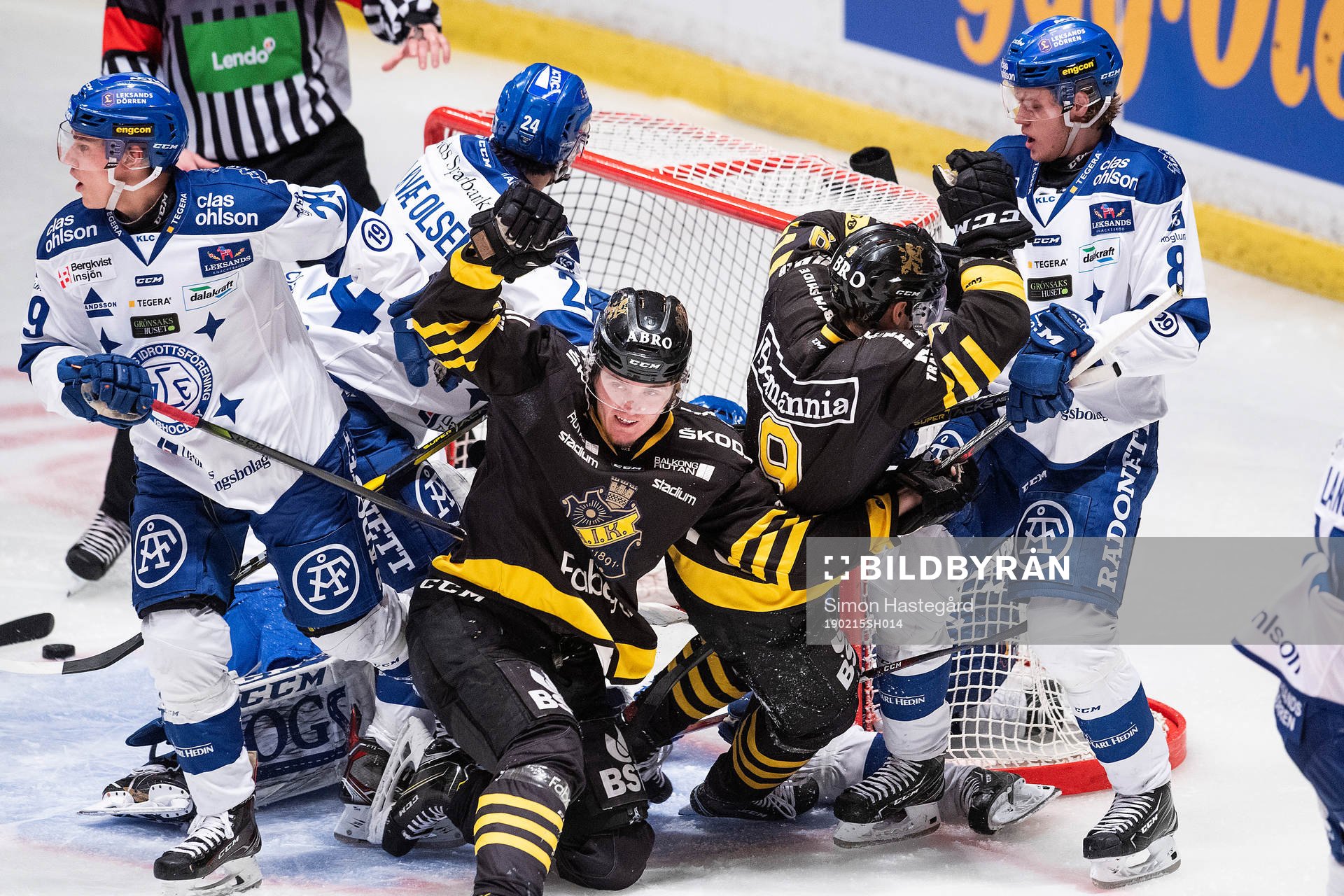 s Max Lindholm och Garry Nunn jublar