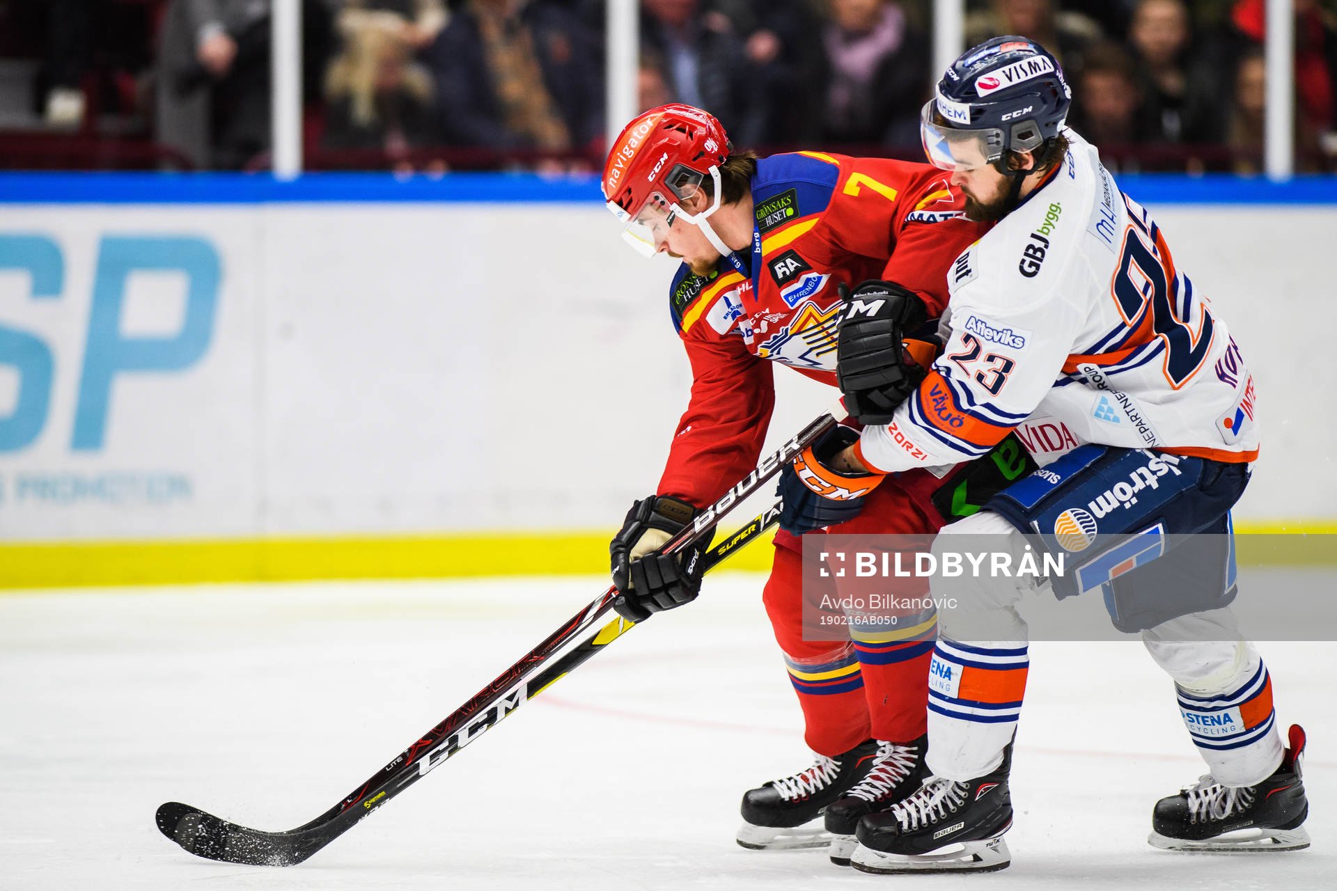 Malmö Redhawks Marcus Björk och Växjös Roman Horak