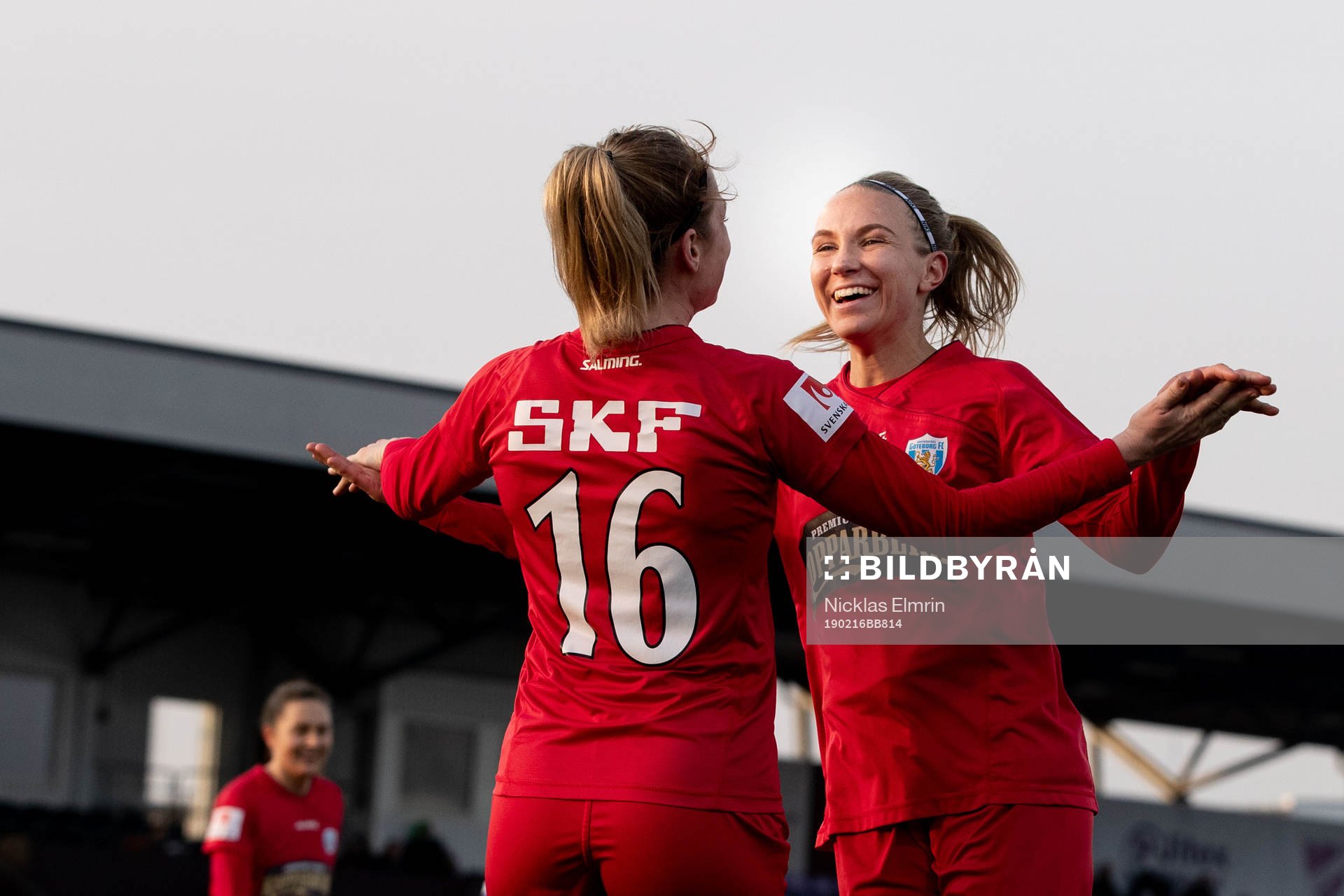  Göteborgs Emma Koivisto och Karin Lundin jublar efter 13-0 målet under fotbollsmatchen i Svenska Cupen mellan Jitex och Kopparbergs/Göteborg den 16 februari 2019 i Mölndal.