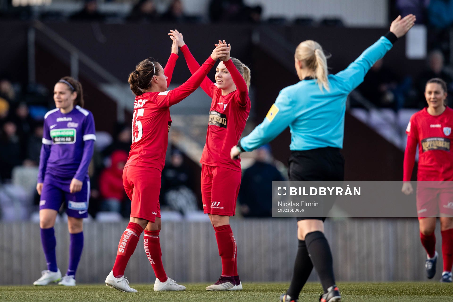 Göteborgs Julia Zigiotti Olme och Elin Rubensson jublar