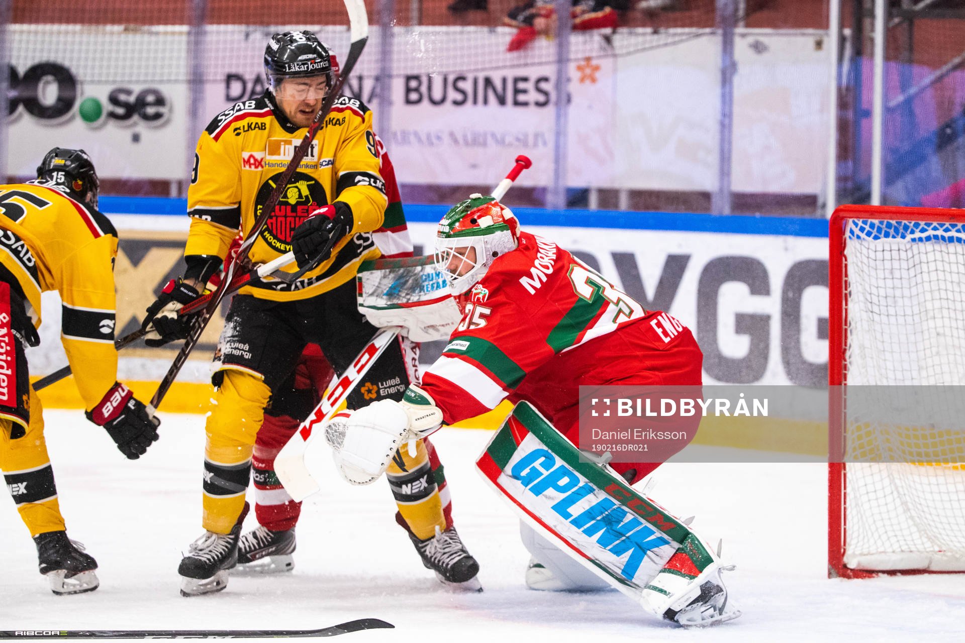 Luleås Johan Forsberg och Moras målvakt Christian