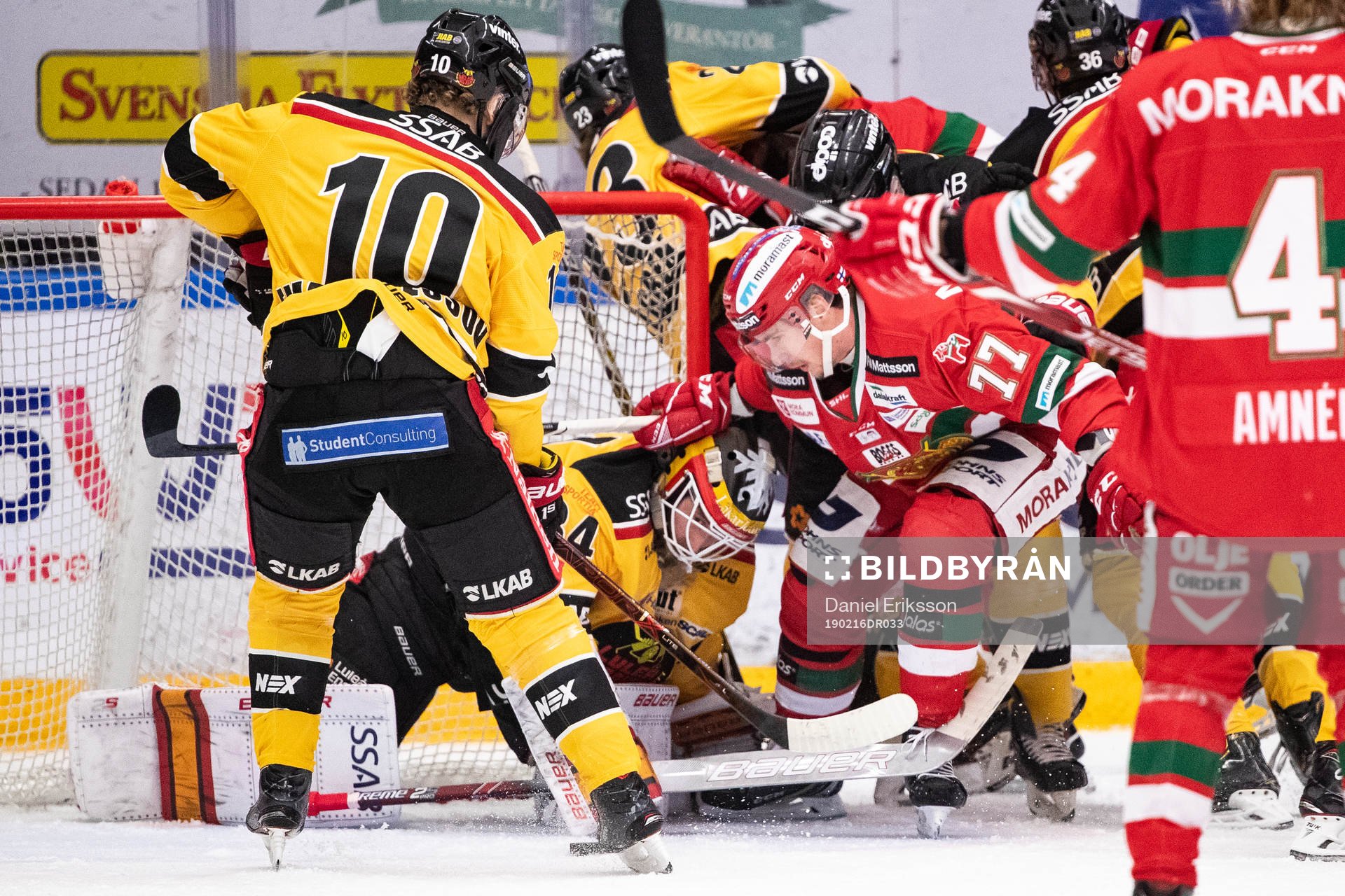 Luleås Einar Emanuelsson och Luleås målvakt Joel