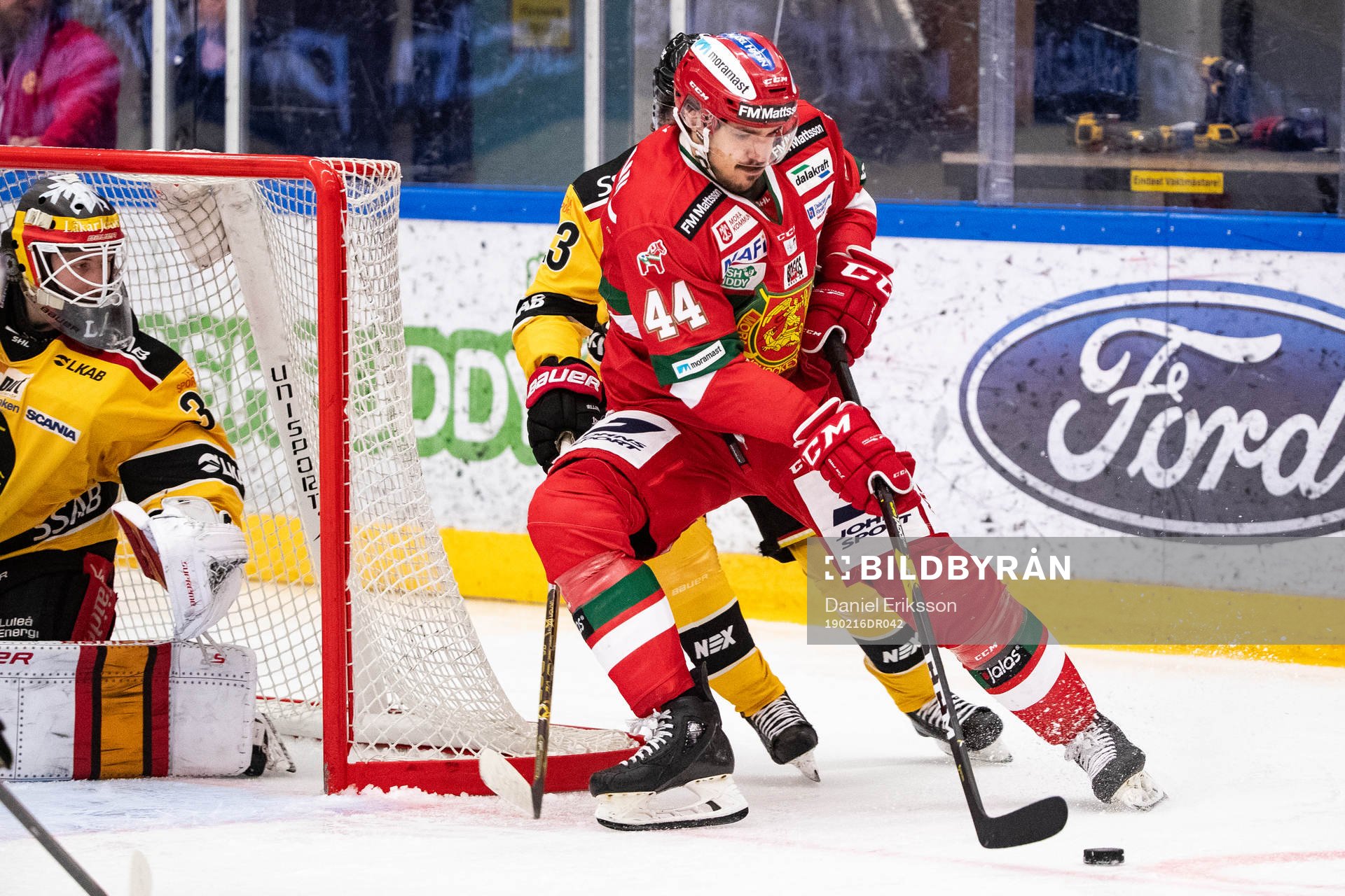 Moras Matej Stransky och Luleås Jesper Sellgren och