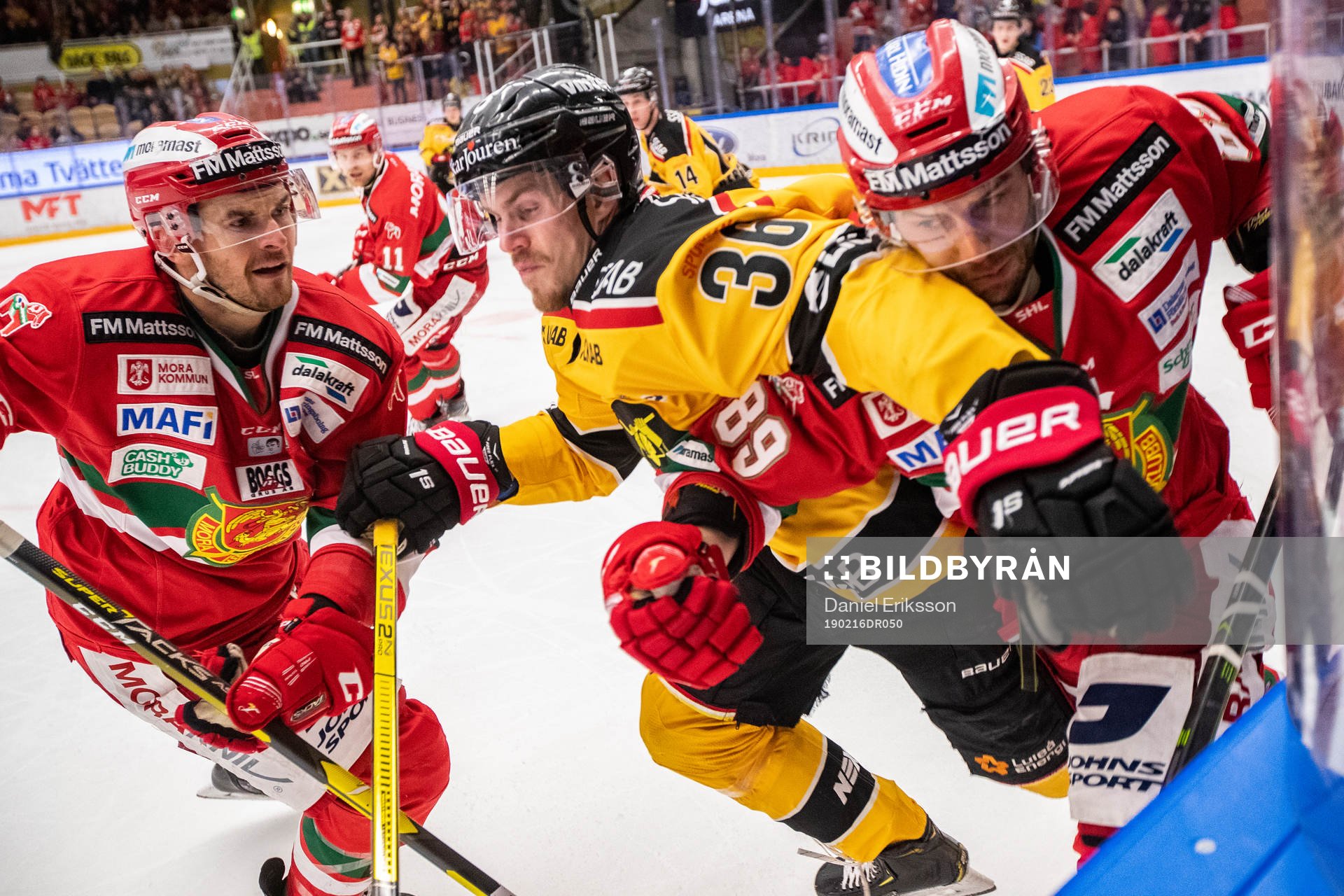 Moras Matt Bailey och Luleås Emil Larsson och Ryan Johnston