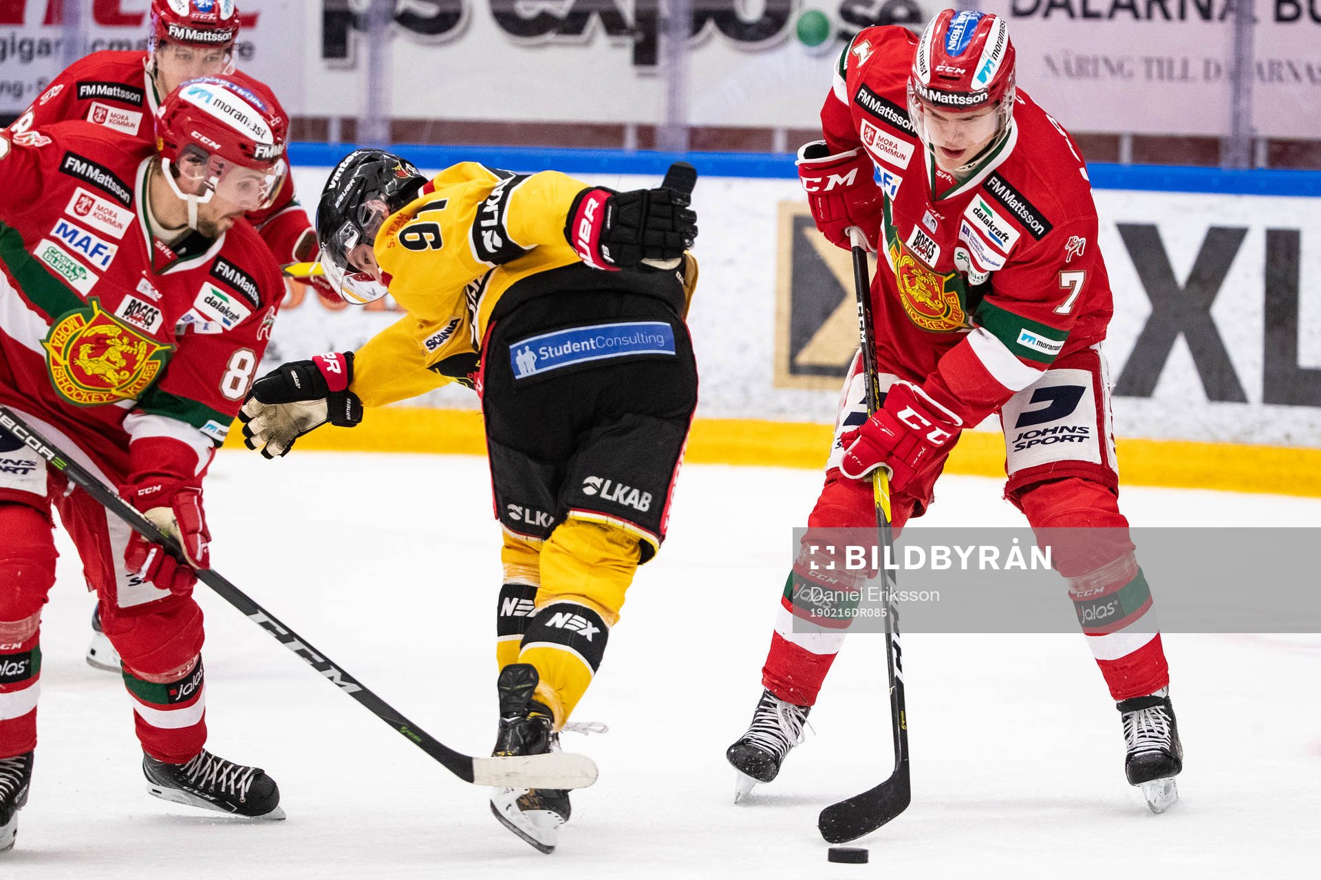 Moras Mathias Bromé och Luleås Austin Farley och Moras
