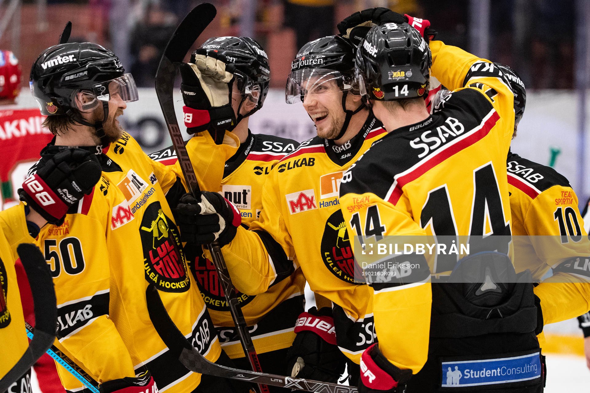 Luleås Petter Emanuelsson jublar