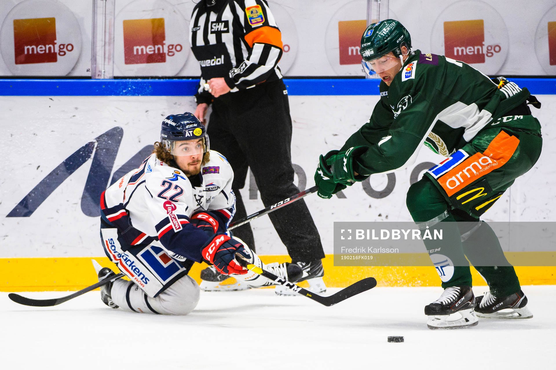 Linköpings Adam Brodecki och Färjestads Johan Ivarsson