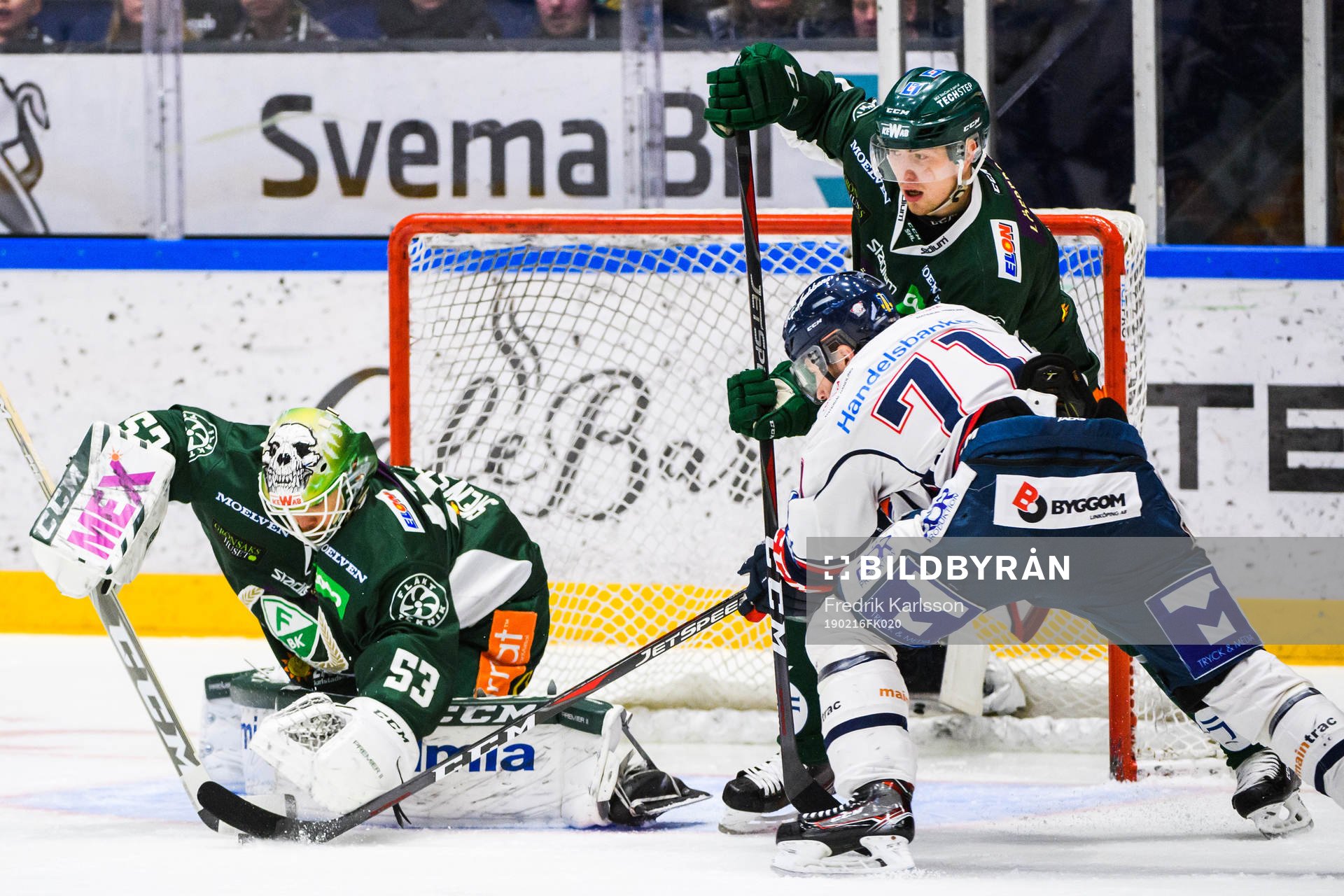 Färjestads målvakt Markus Svensson och Johan Ivarsson