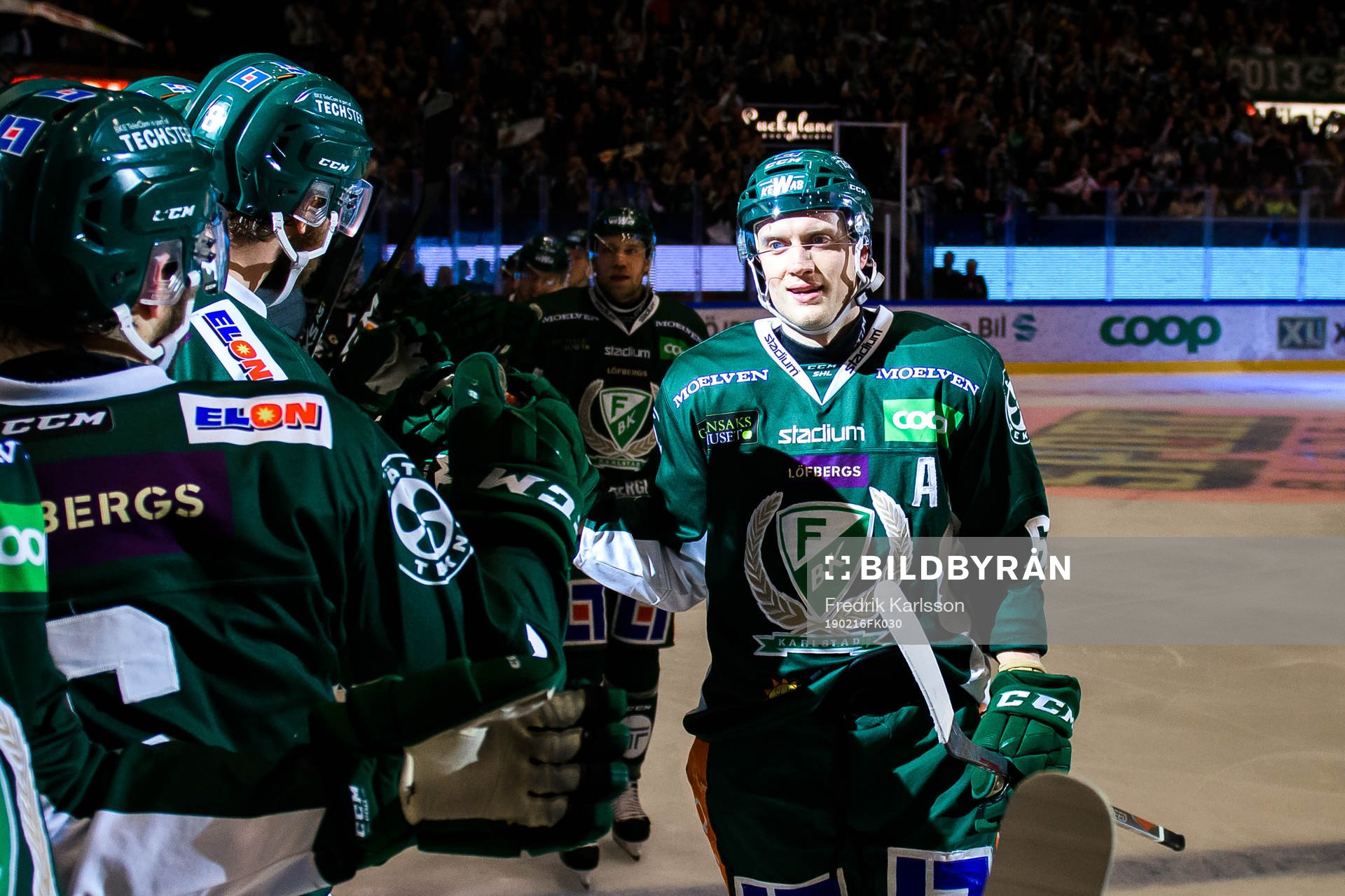 Färjestads Johan Ryno jublar