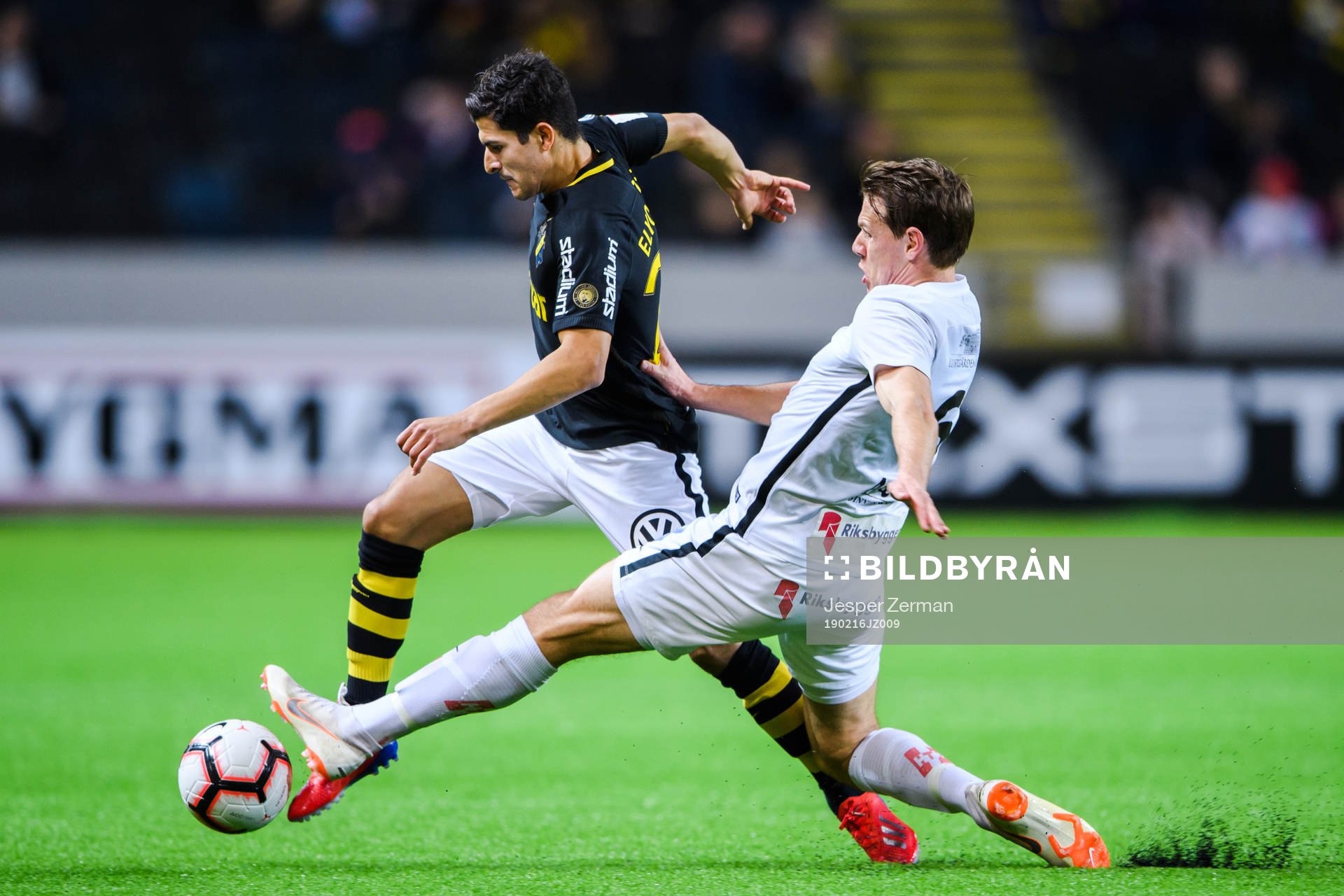 s Tarik Elyounoussi och Jönköpings Philip Wiström