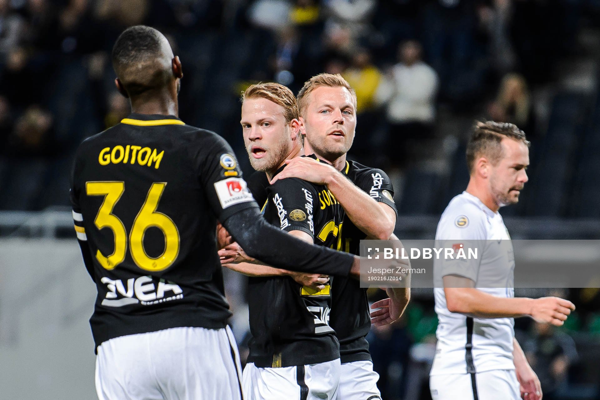 AIK:s Daniel Sundgren jublar med Henok Goitom och Sebastian Larsson efter 1-0 under fotbollsmatchen i Svenska cupen mellan AIK och Jönköpings Södra den 16 februari 2019 i Stockholm.