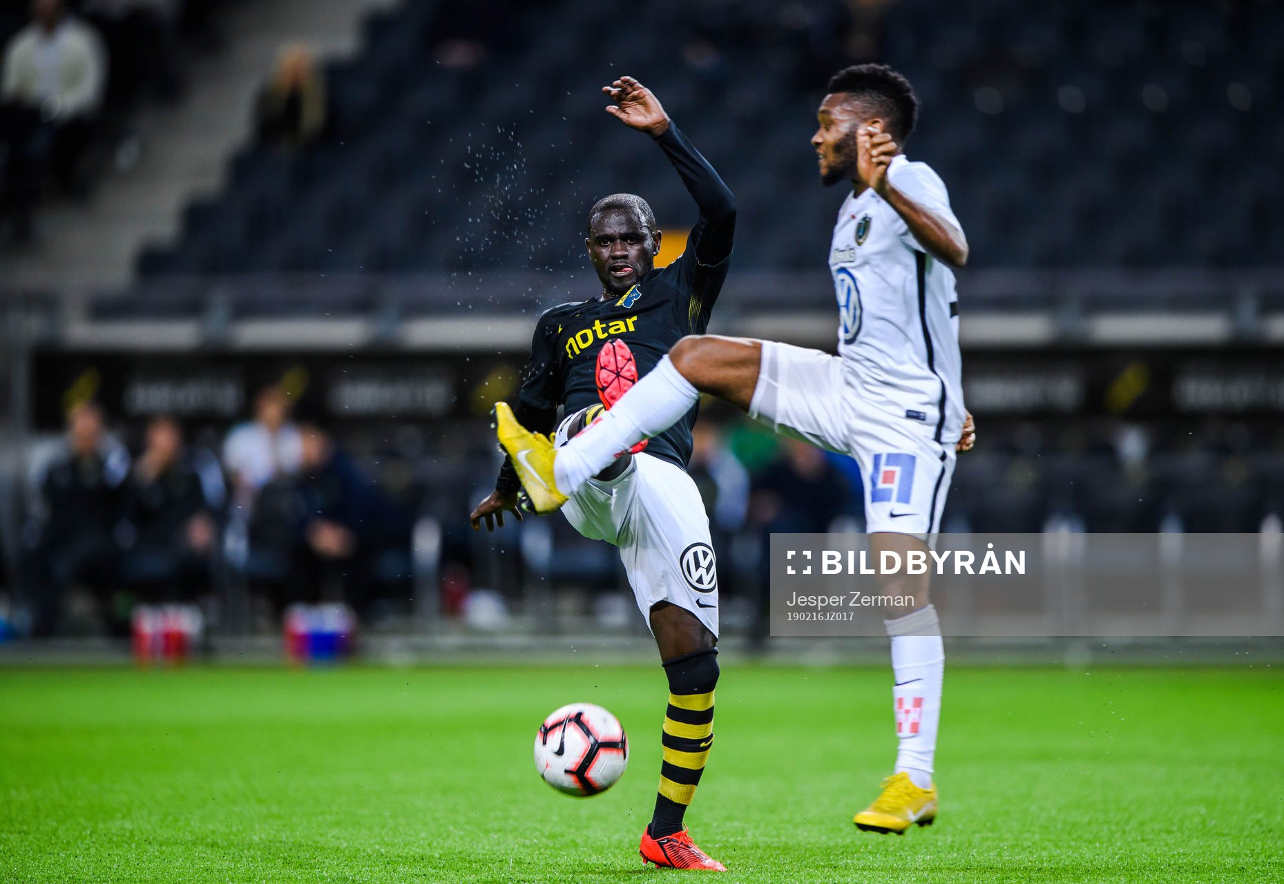 s Enoch Kofi Adu och Jönköpings Enock Kwakwa