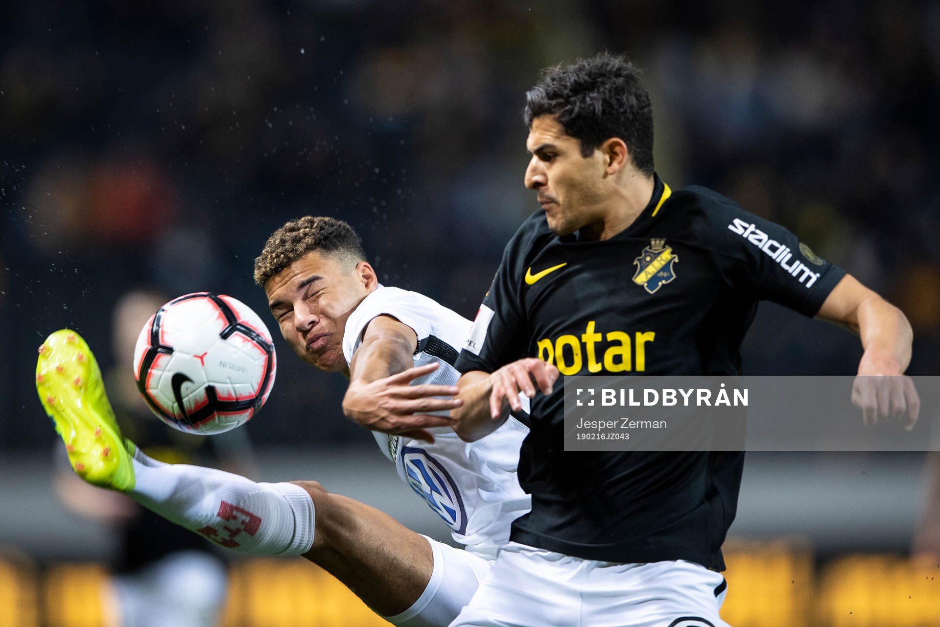 s Tarik Elyounoussi