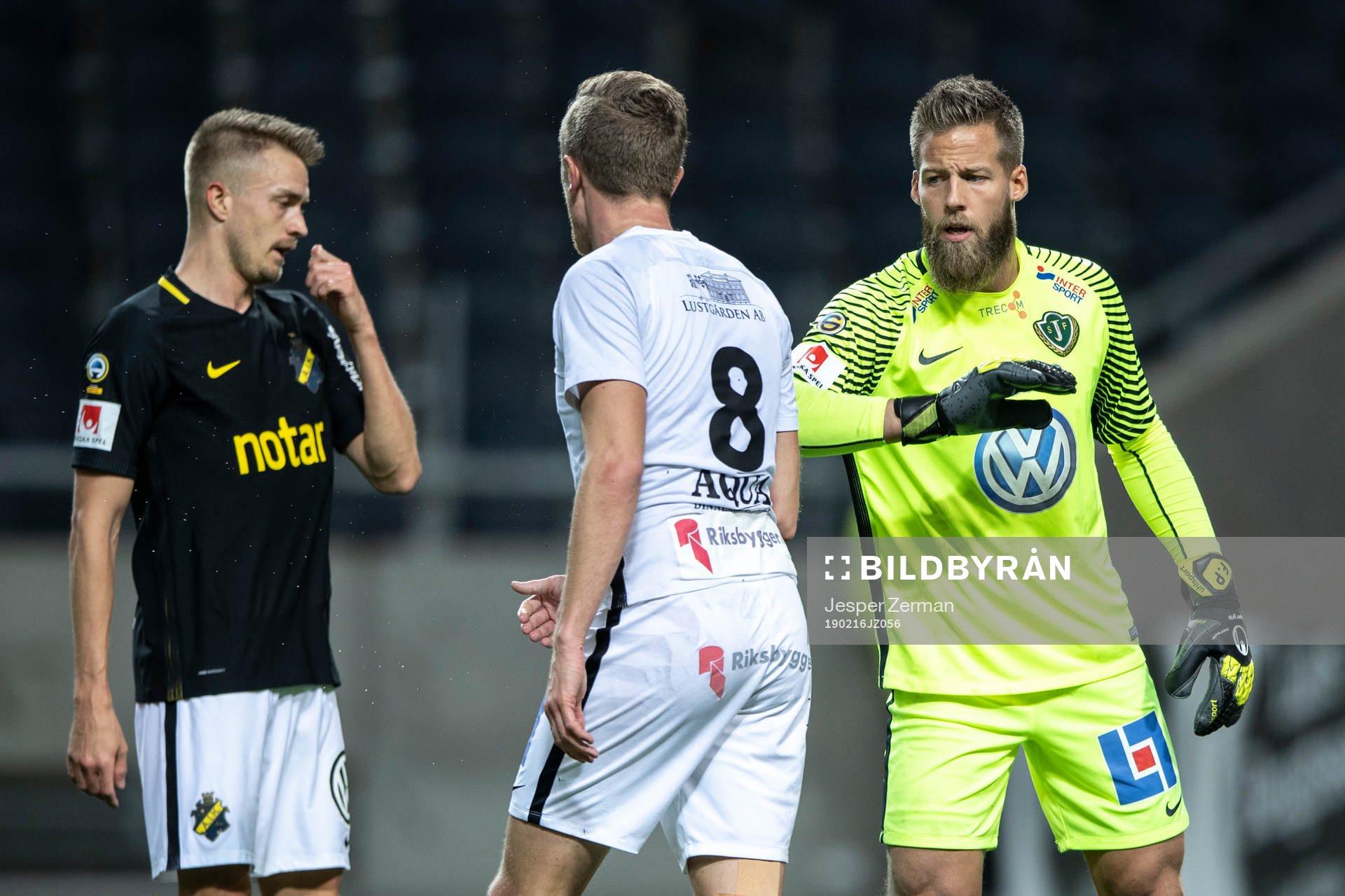Jönköpings Joakim Karlsson och målvakt Frank Pettersson