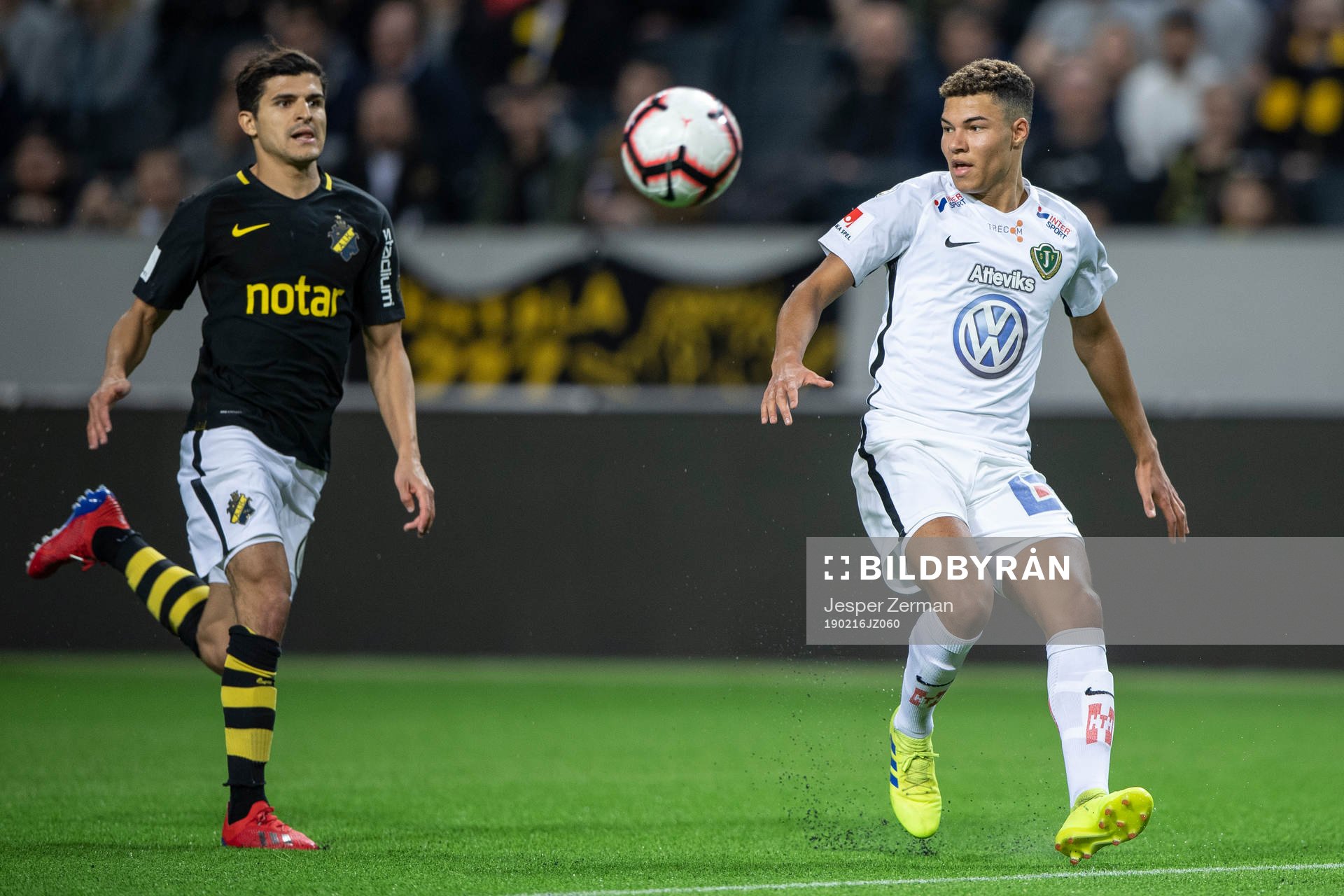 s Tarik Elyounoussi och Jönköpings Alexander Jallow
