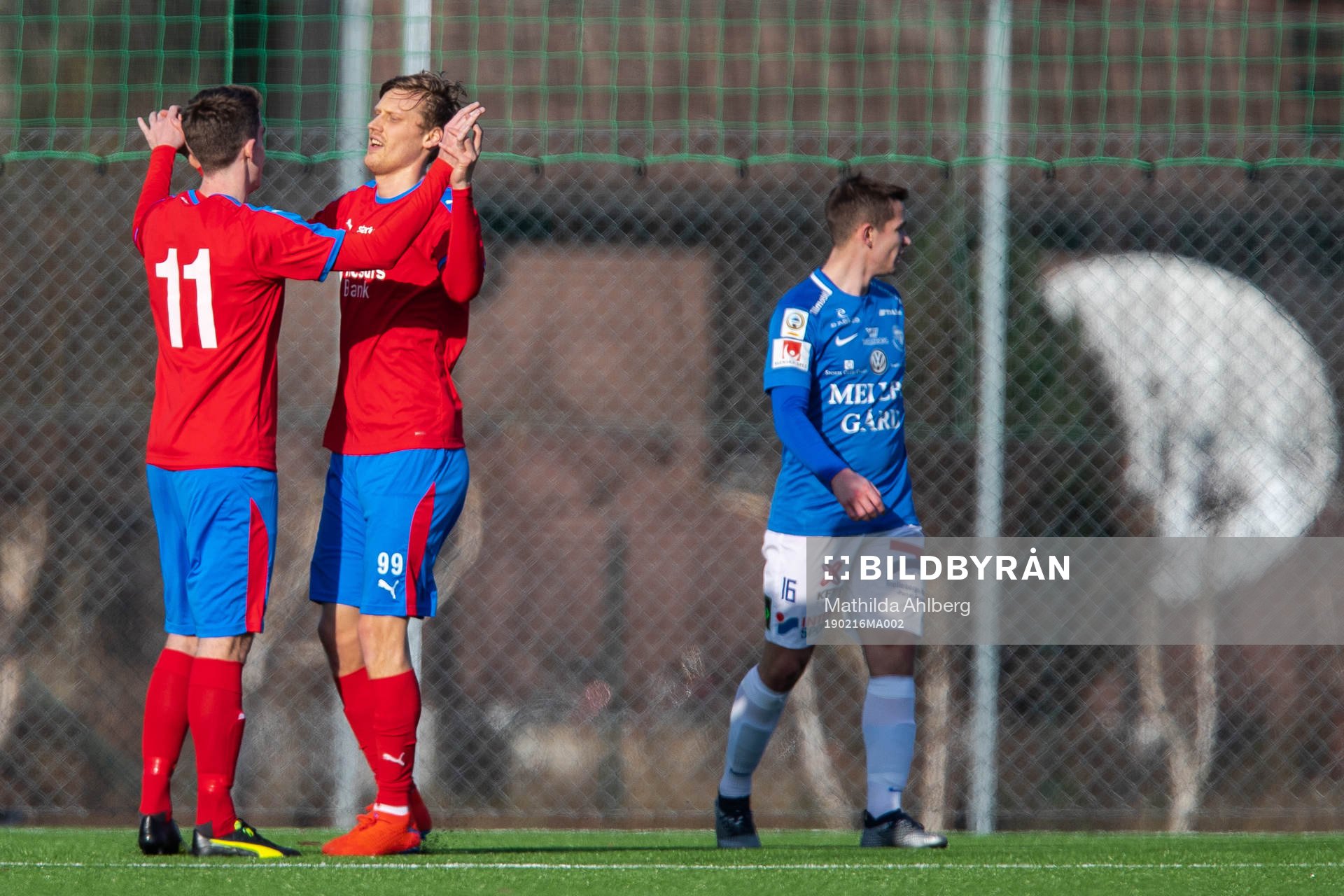 Helsingborgs Adam Eriksson och Andri Bjarnason jublar