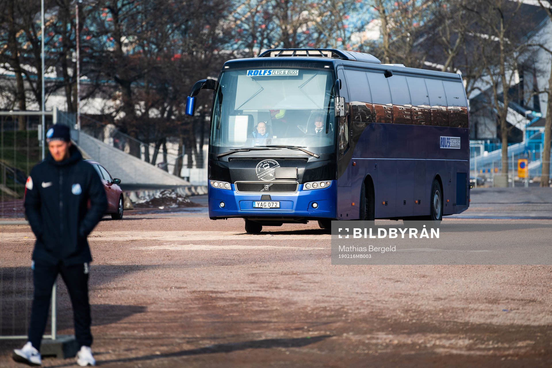 Norrbys spelarbuss anländer