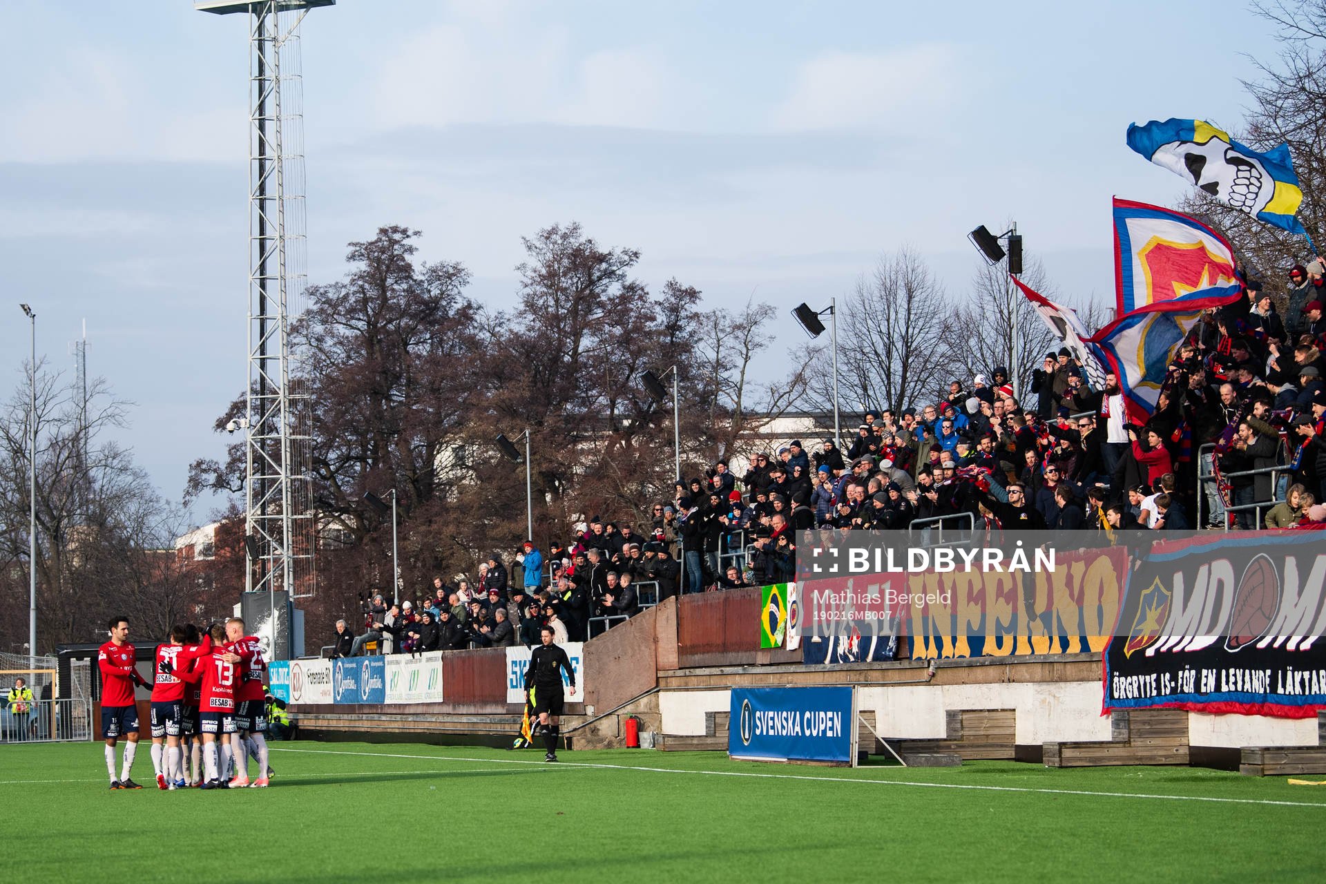 Örgrytes spelare och fans jublar
