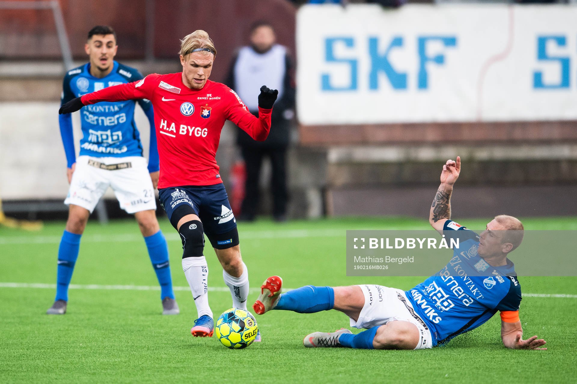 Örgrytes Linus Tornblad och Norrbys Nicklas Savolainen i