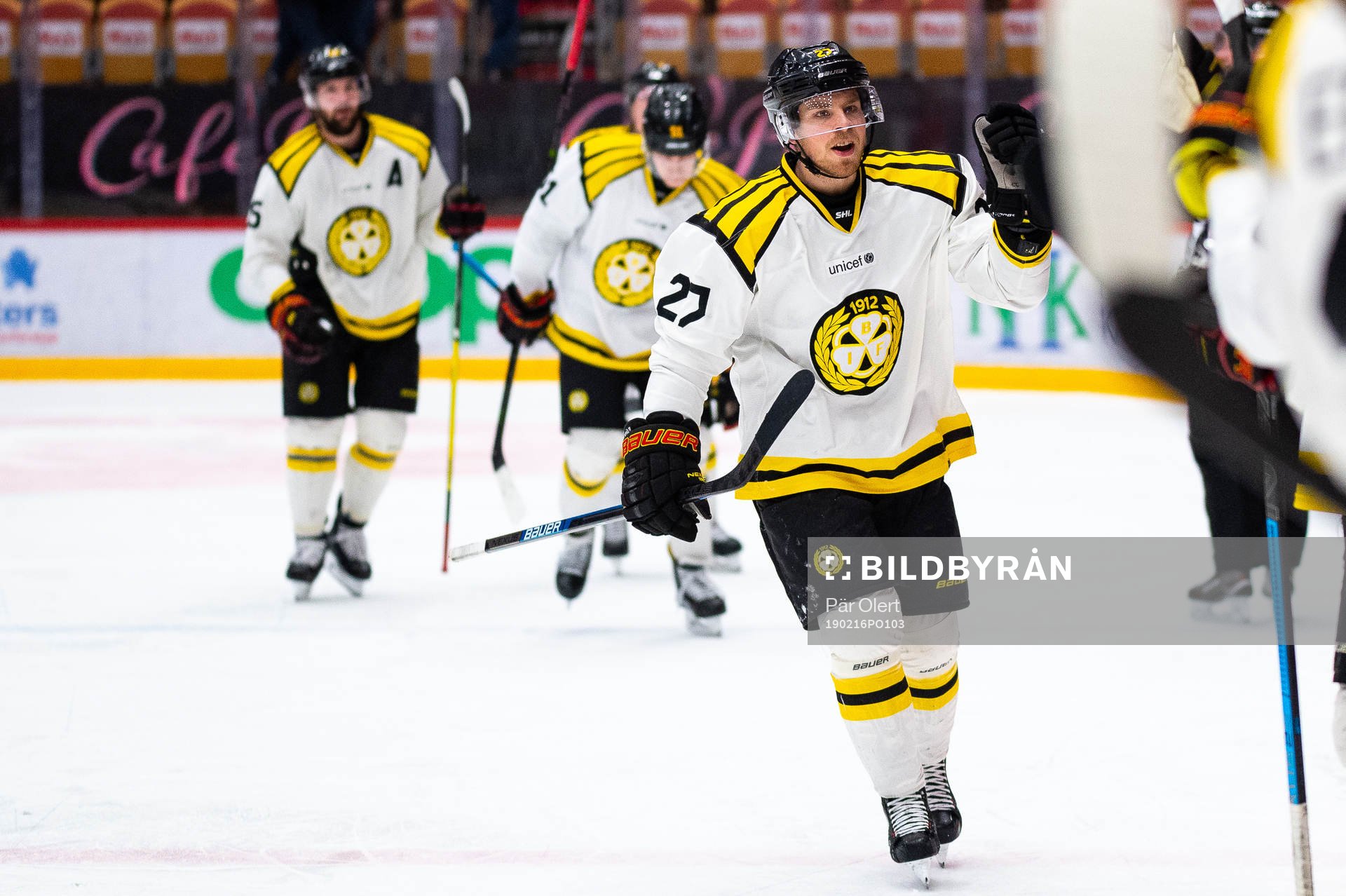 Brynäs Emil Forslund jublar