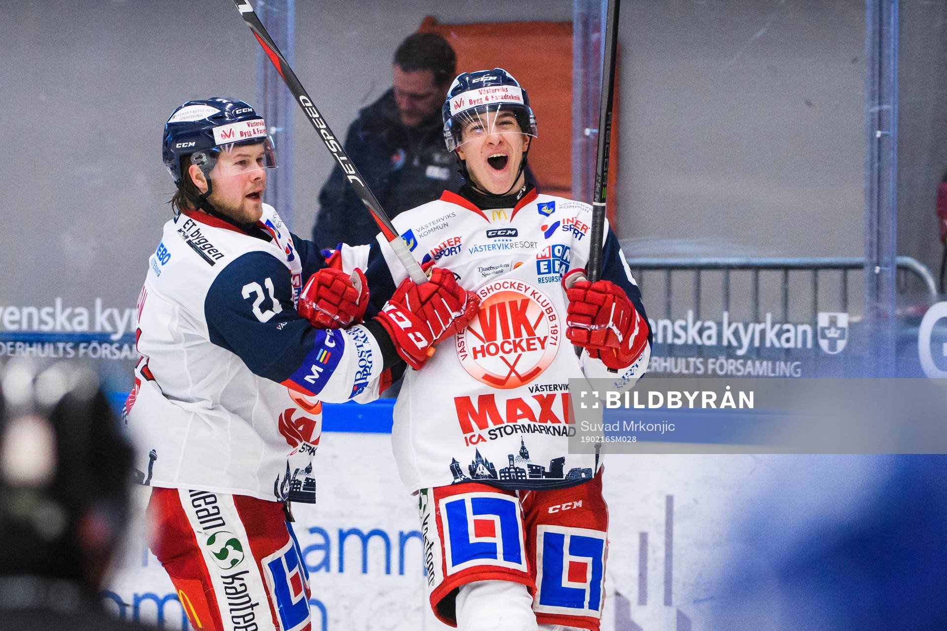 Västerviks Ken Jäger jublar med Victor Öhman