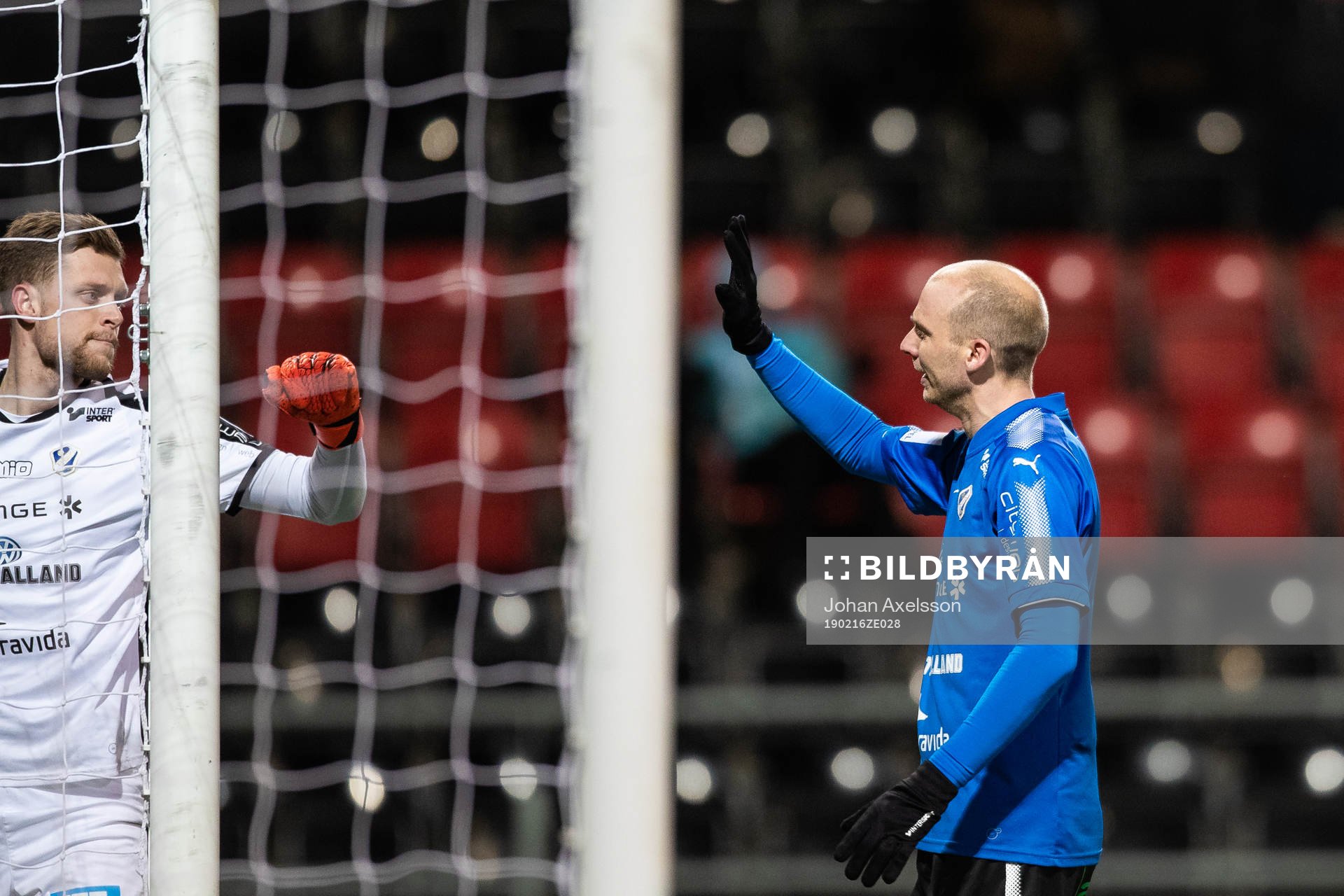 Halmstads målvakt Malkolm Nilsson och Andreas JOhansson jublar under fotbollsmatchen i Svenska Cupen mellan Östersund och Halmstad den 16 Februari i Östersund.