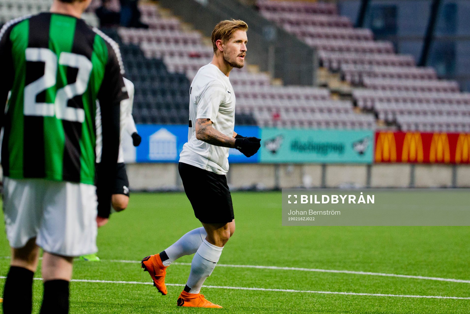 Örebros Daniel Björnkvist gör 1-0 och jublar
