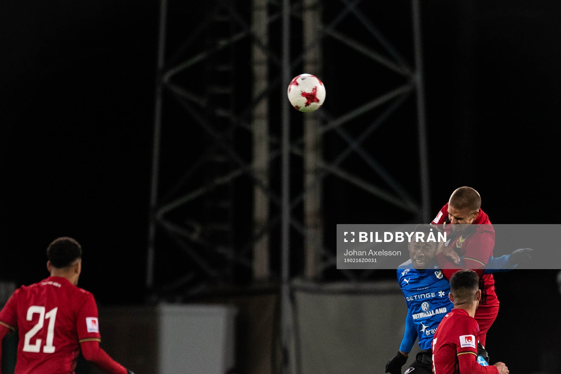 Halmstads Sadat Karim och Östersunds Douglas Bergqvist i