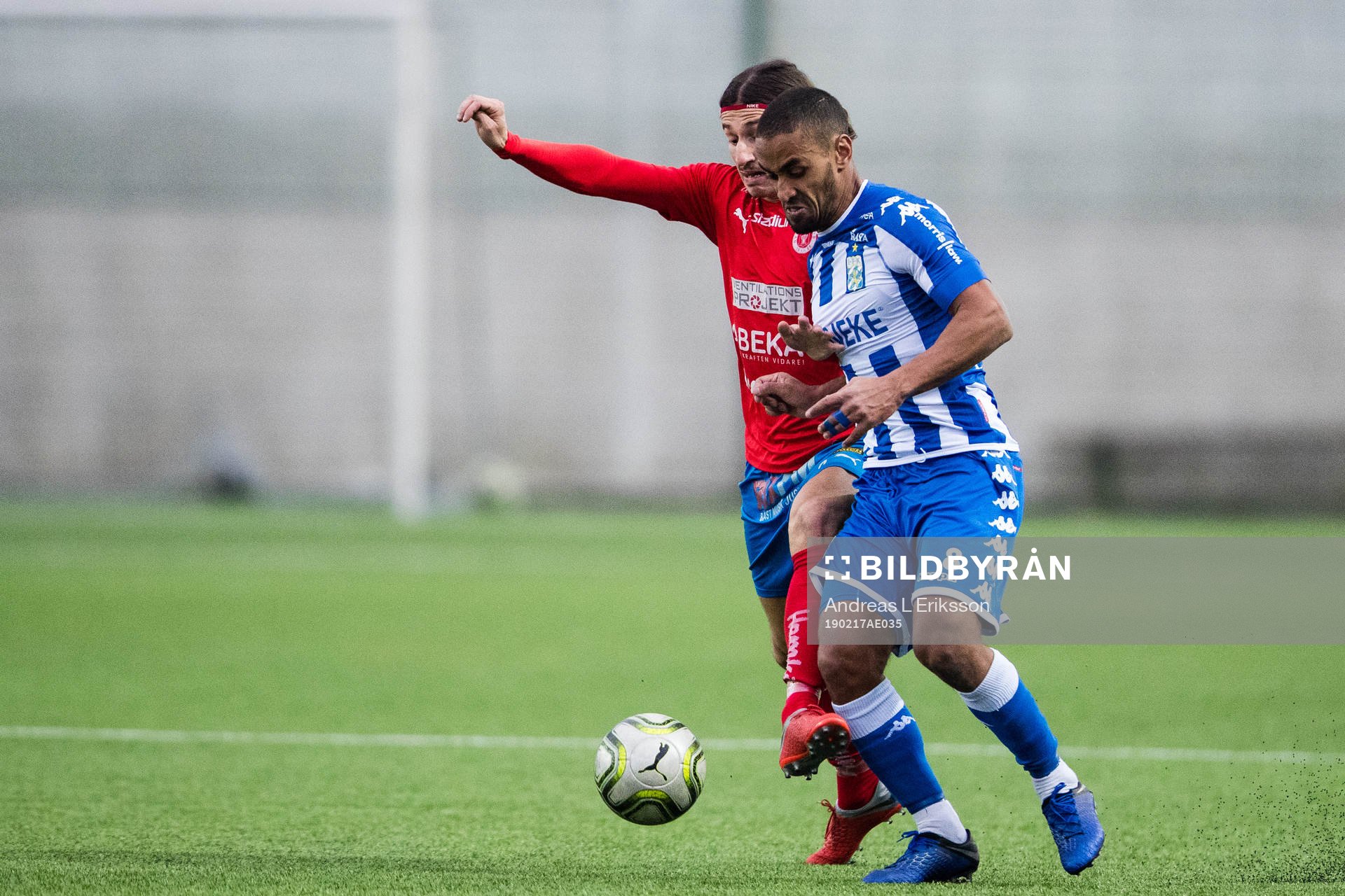 Nyköpings Enis Ahmetovic och IFK Göteborgs Junes Barny under fotbollsmatchen i Svenska cupen mellan Nyköping och IFK Göteborg den 17 februari 2019 i Nyköping.
