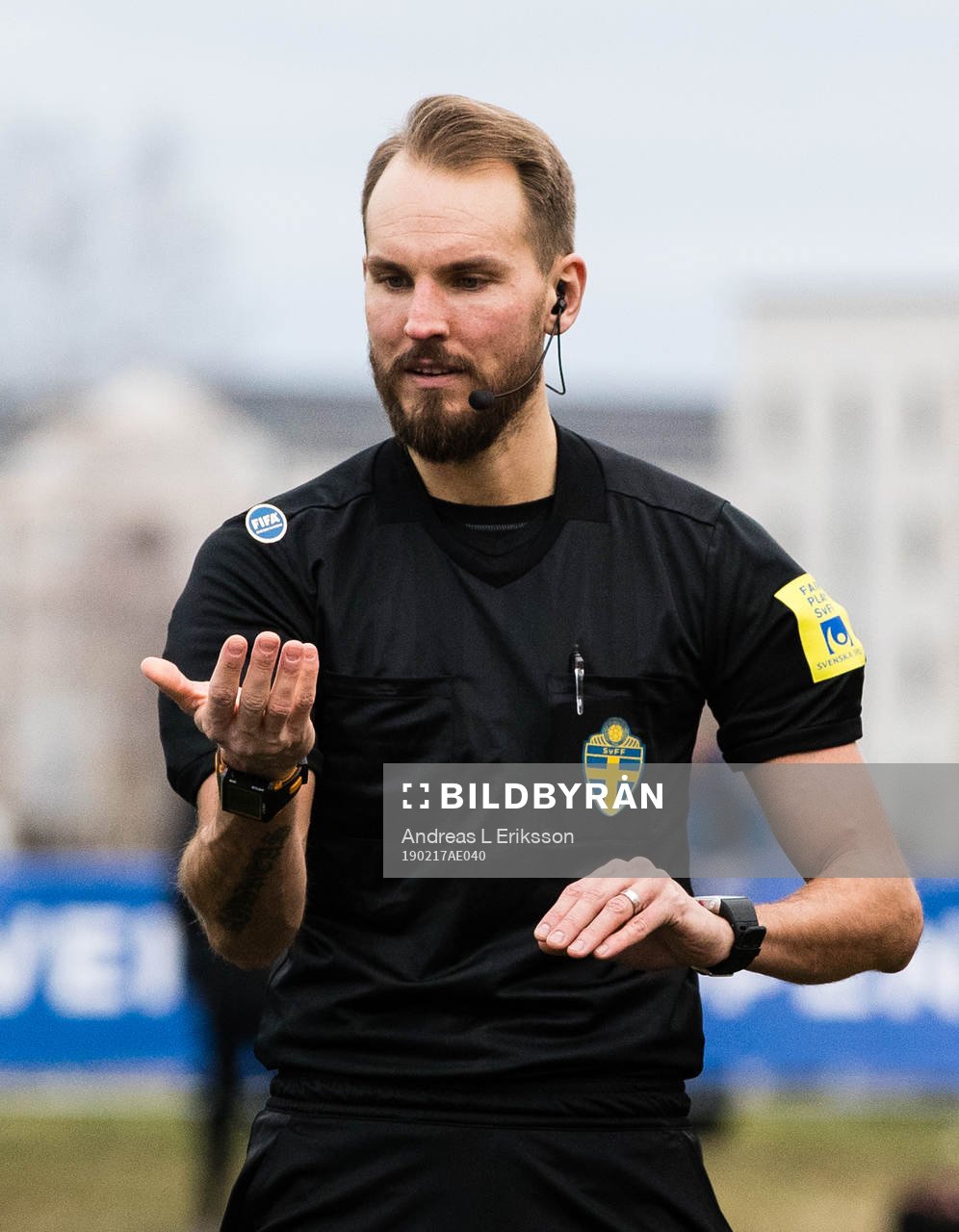 Domare Andreas Johansson singlar slant innan