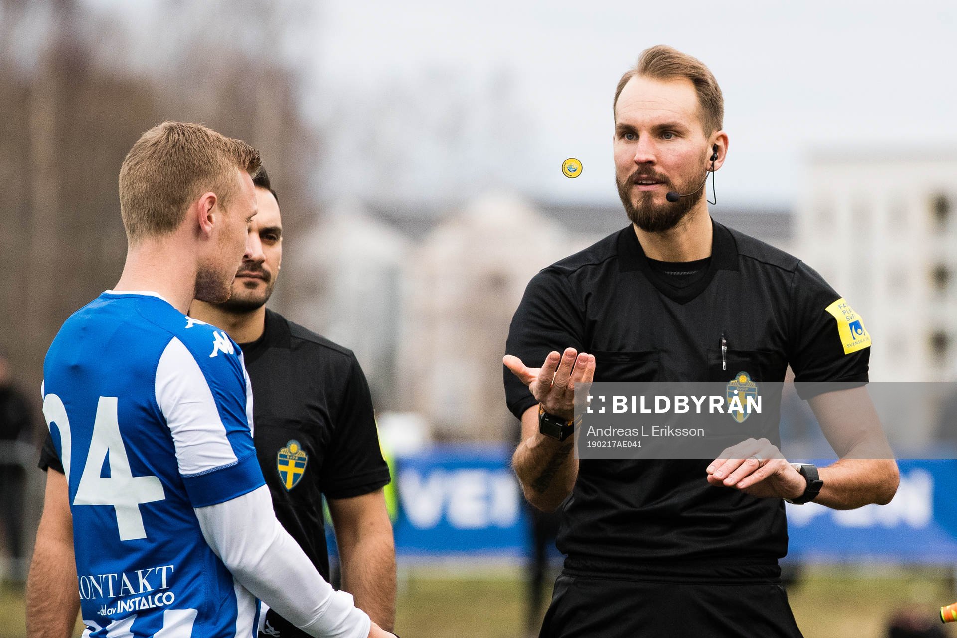 Domare Andreas Johansson singlar slant innan