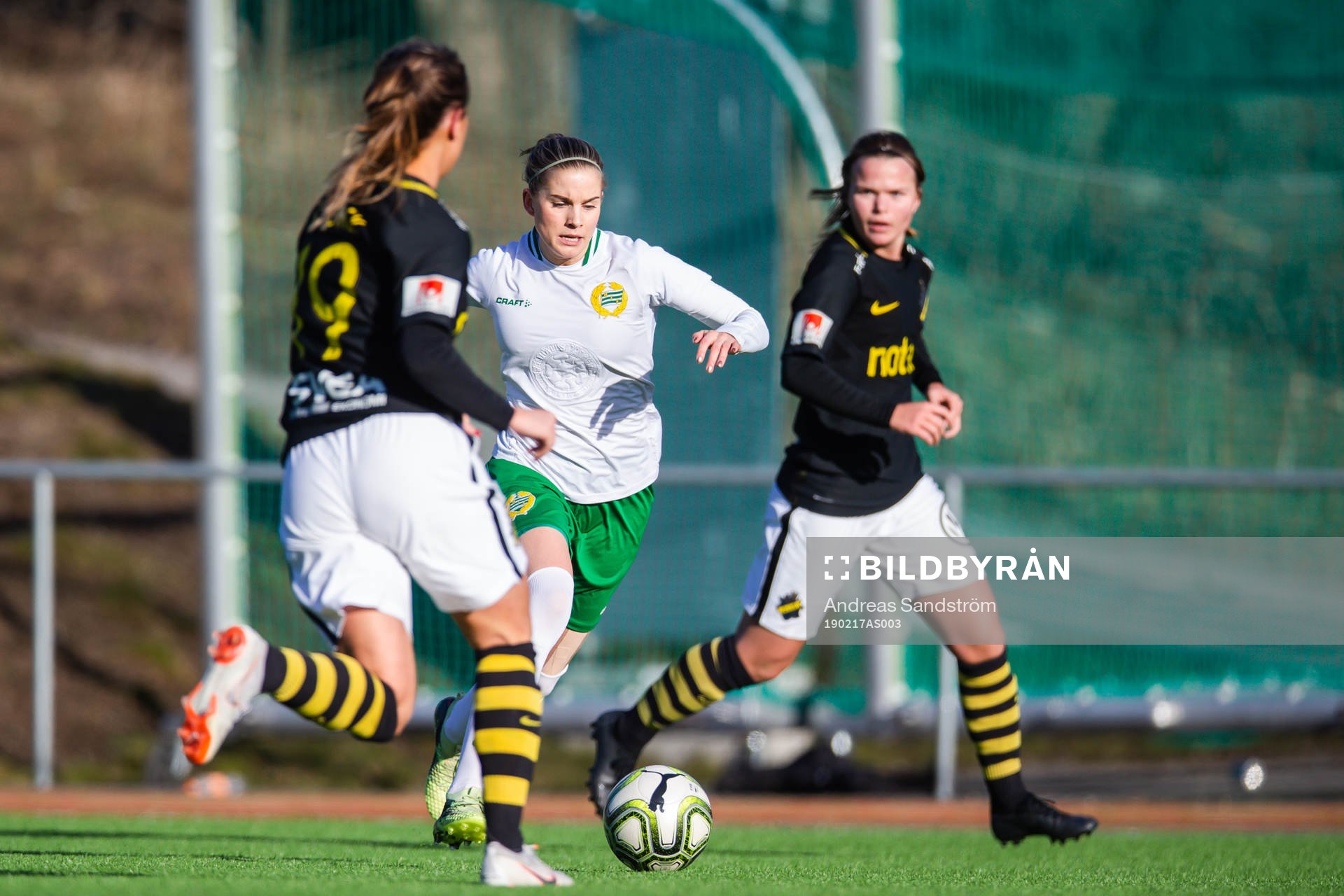 Hammarbys Julia Ekholm och AIKs Elsa Törnblom