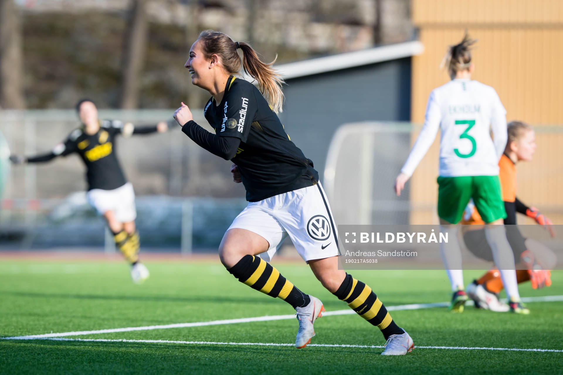 AIKs Elsa Törnblom jublar