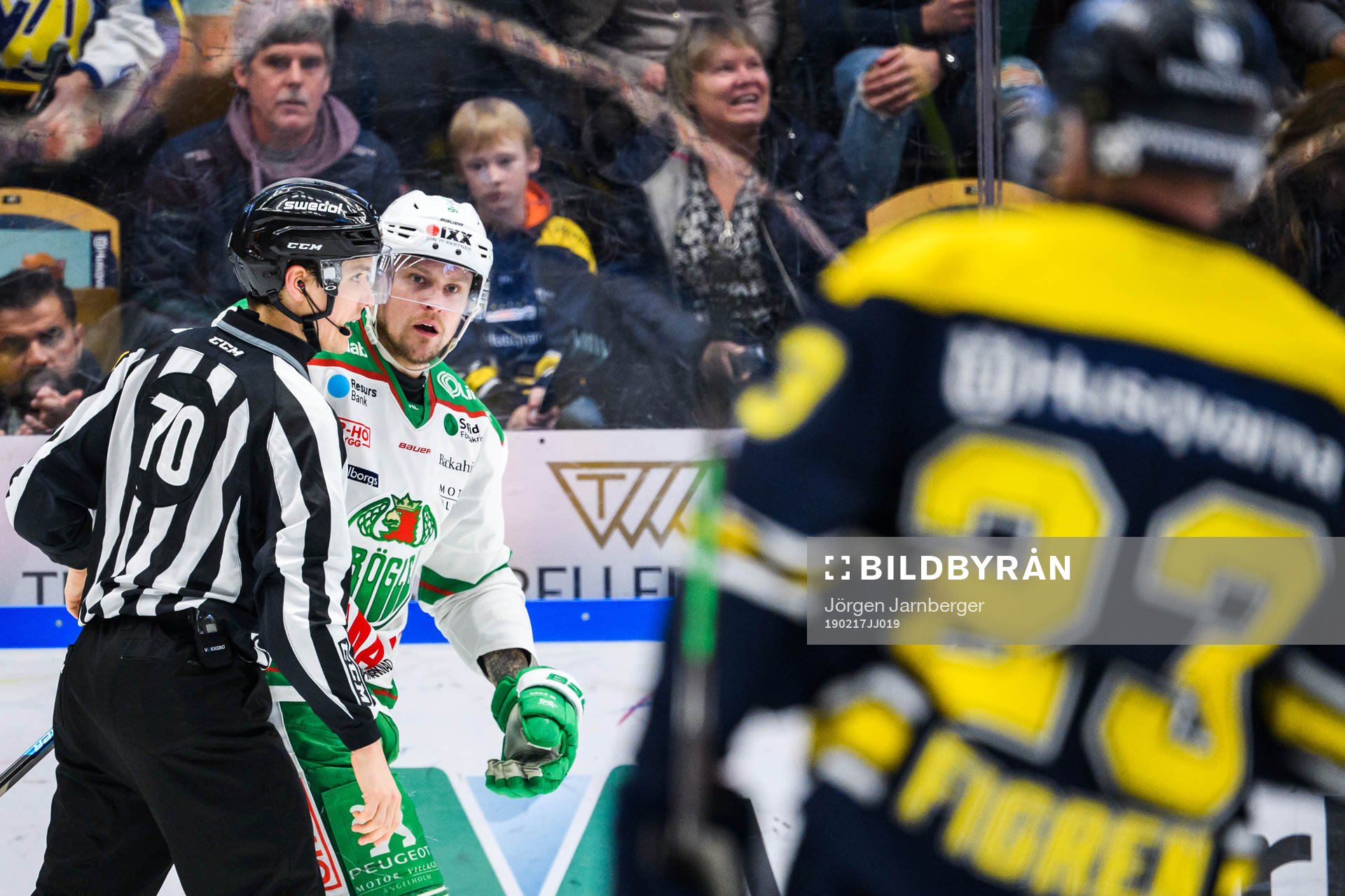 Rögles Jonas Ahnelöv blir utvisad