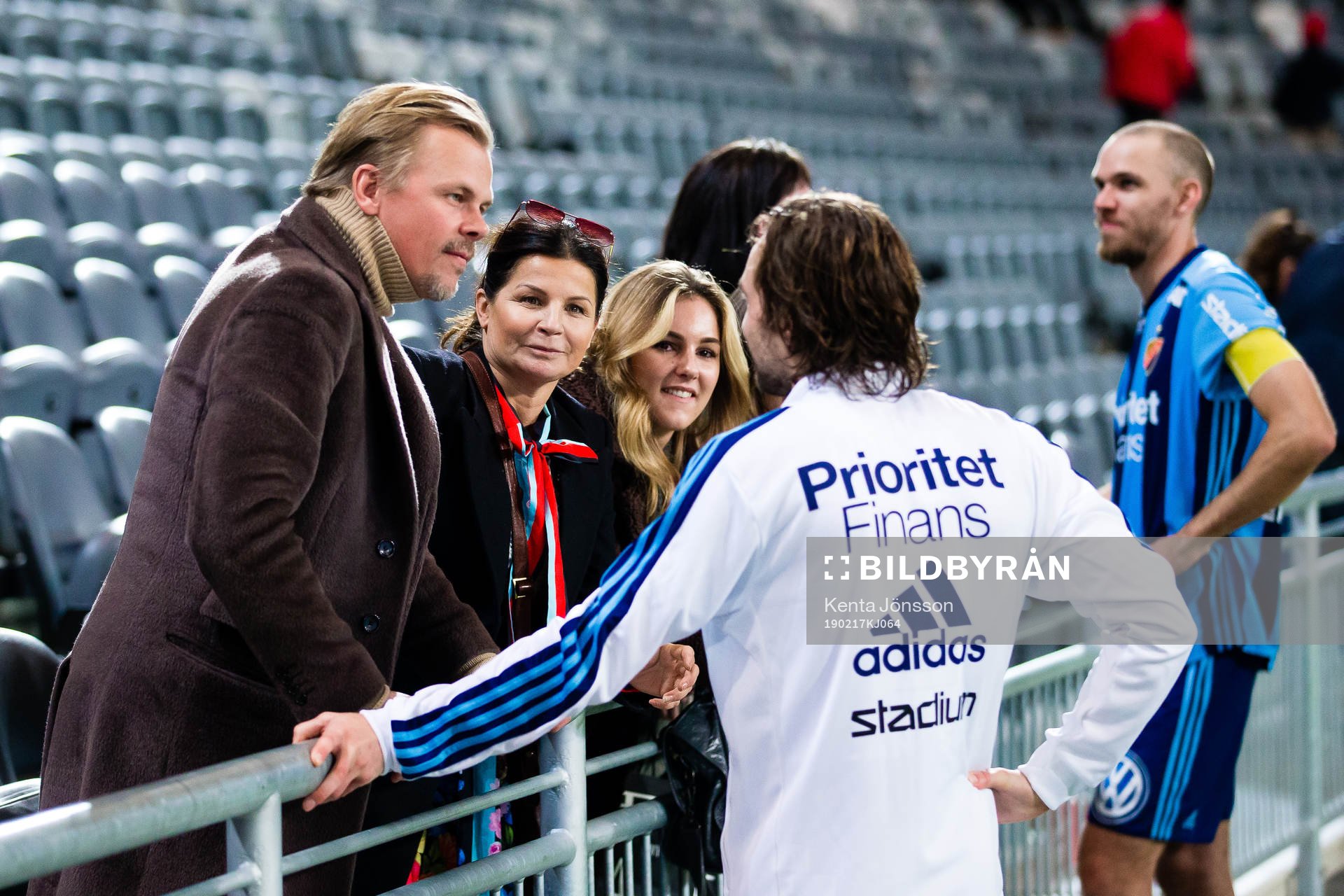Artisten Carola Häggkvist med Djurgårdens Kevin Walker